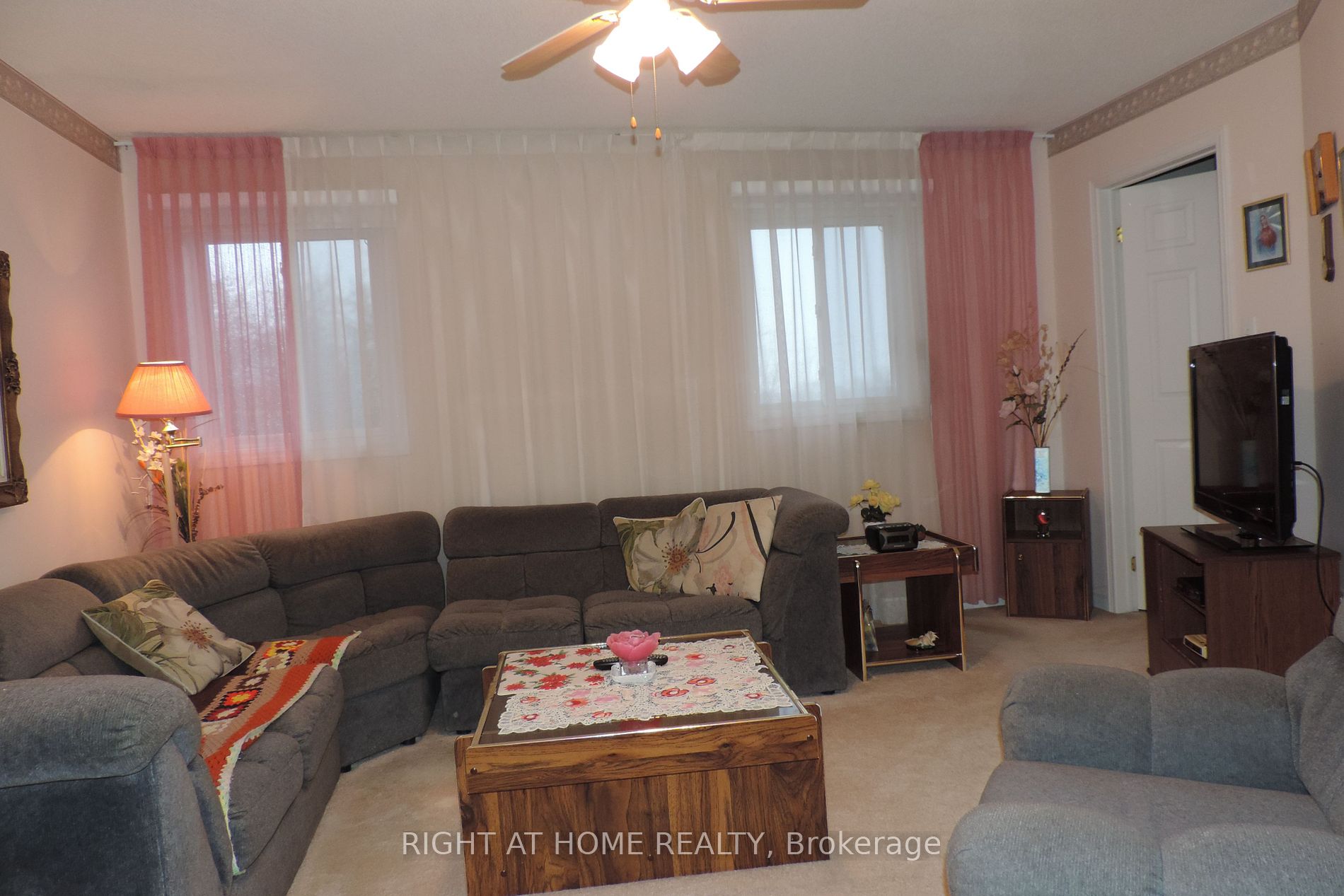 1345 Altona Rd 19