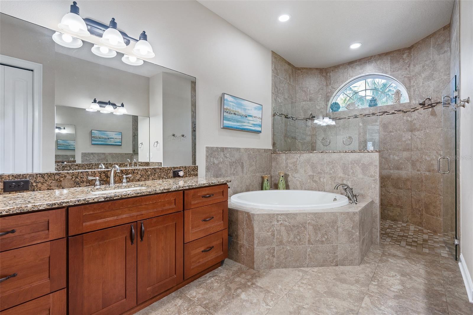 2 Humming Bird Circle