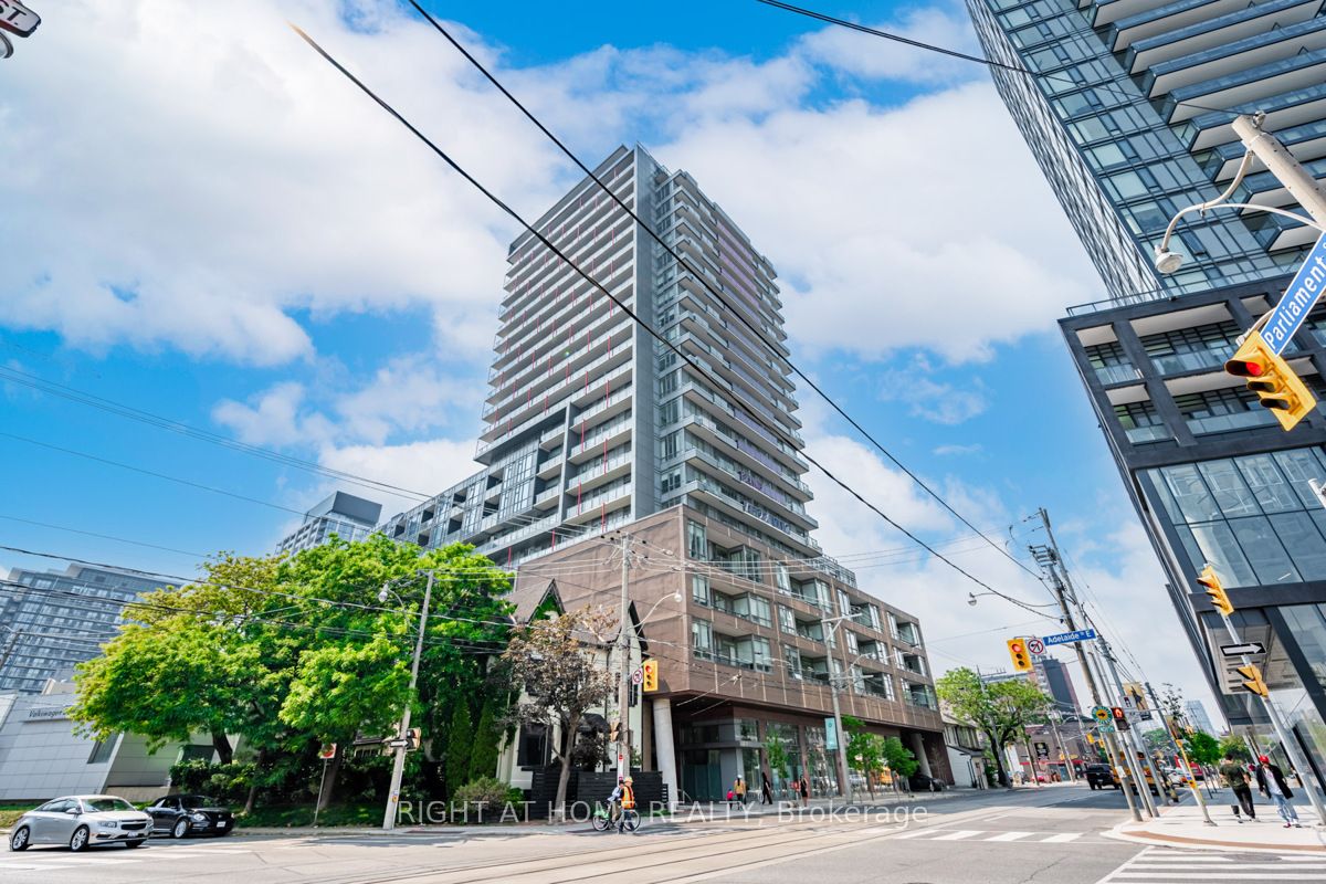 120 Parliament St 405