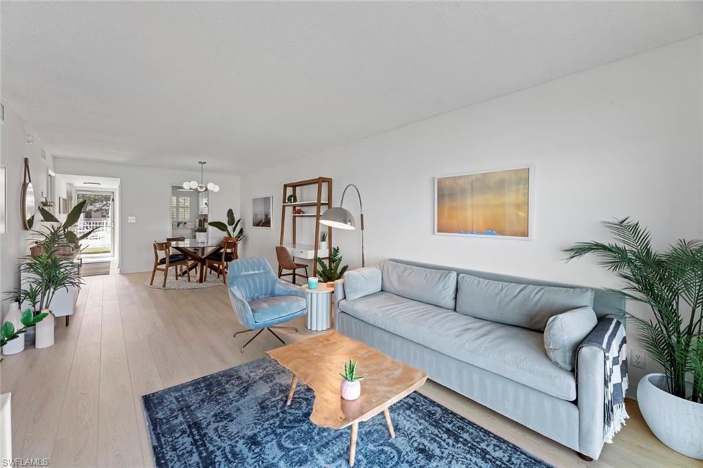 1202 Edington Pl B102