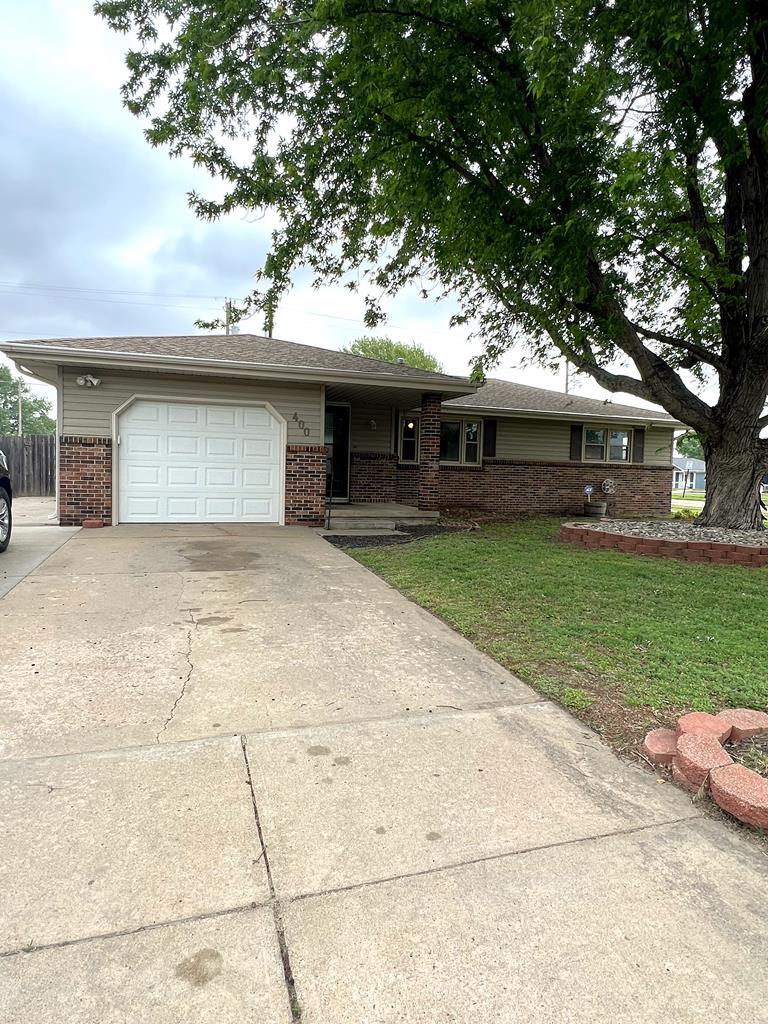 400 Otto Avenue. Salina, Kansas • SalinaHomes