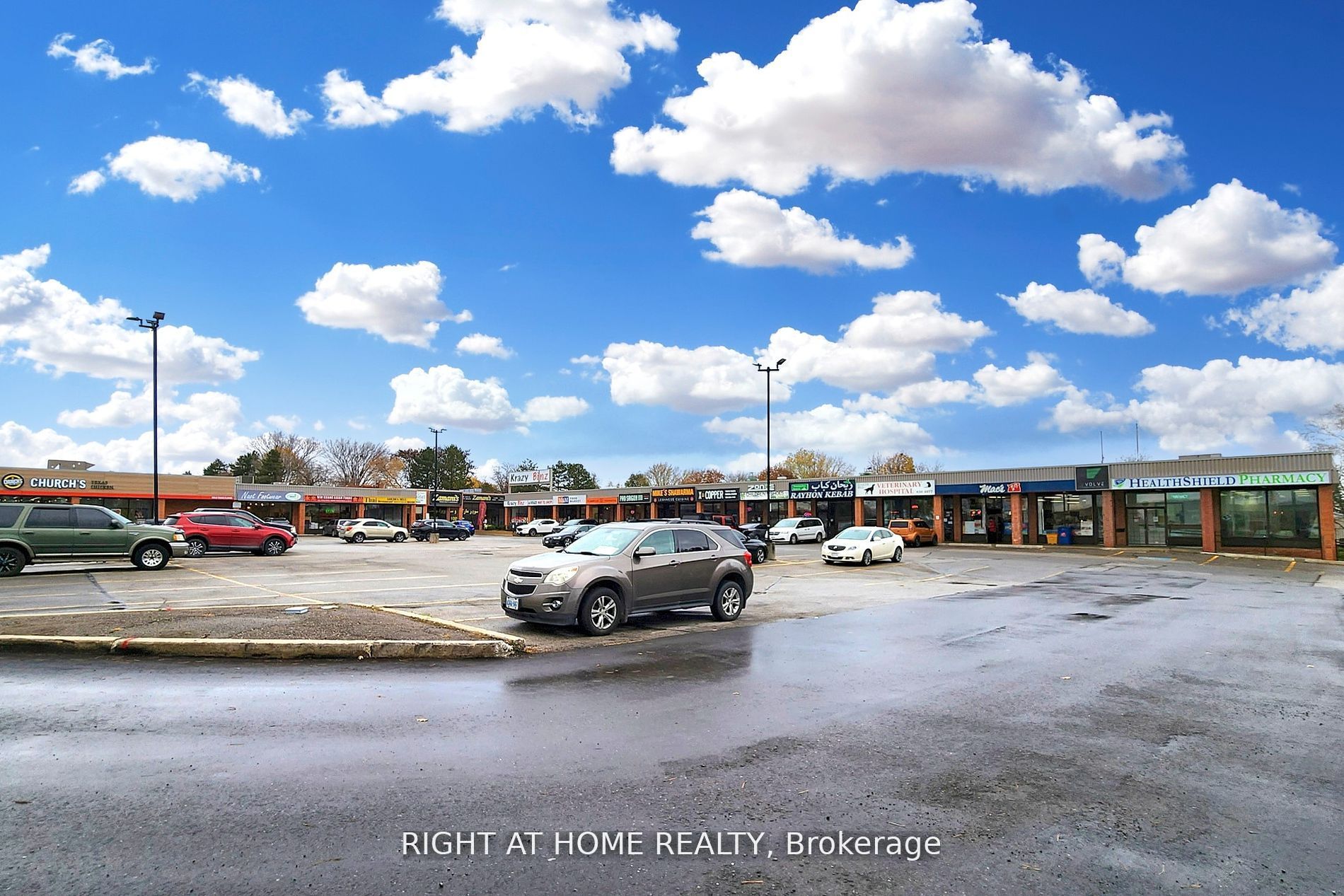 16925 Yonge St 8