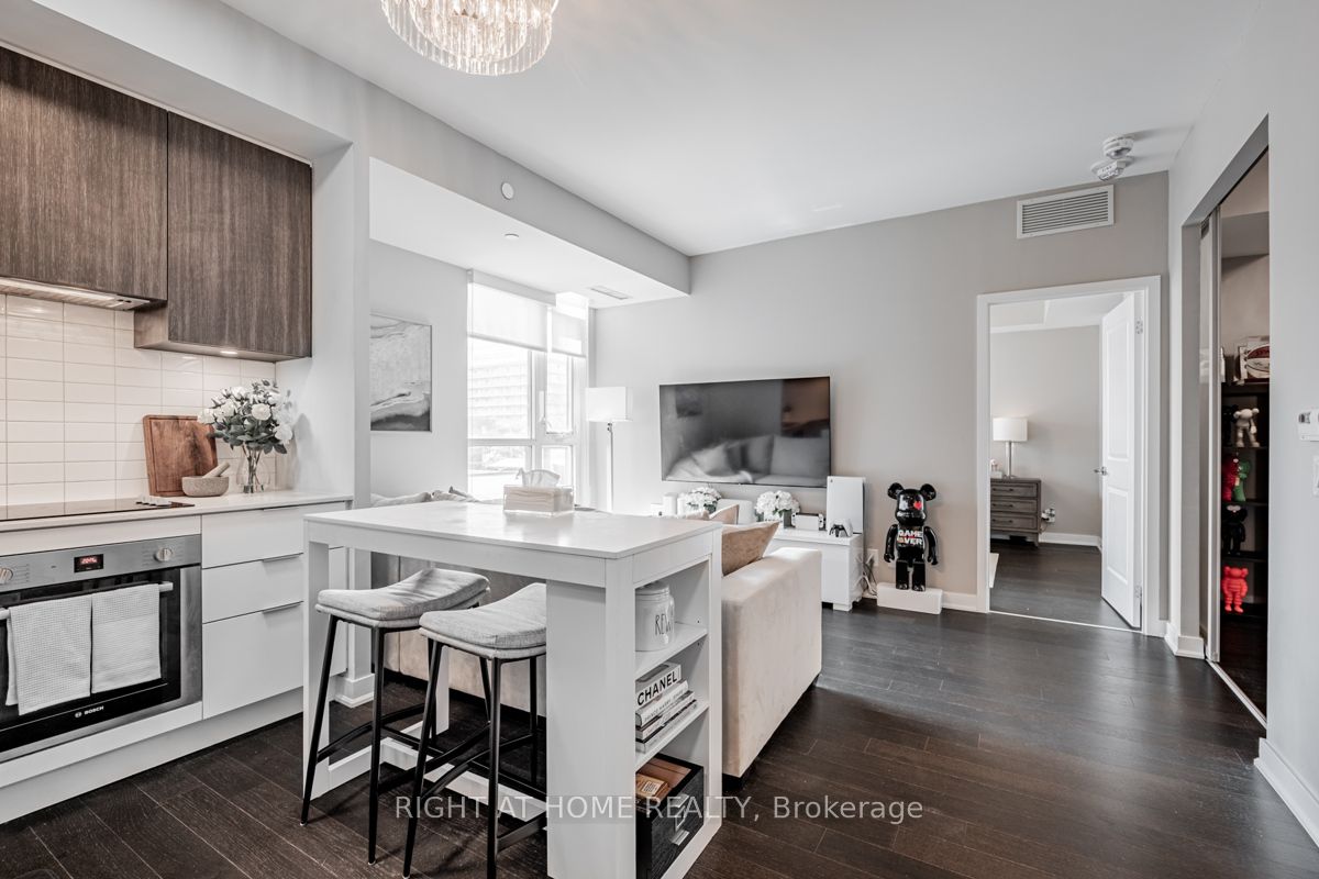 120 Parliament St 405