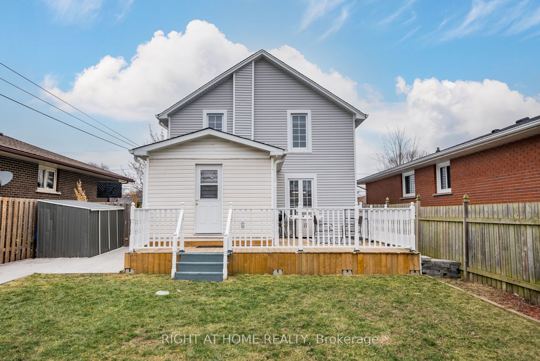 124 Guelph St