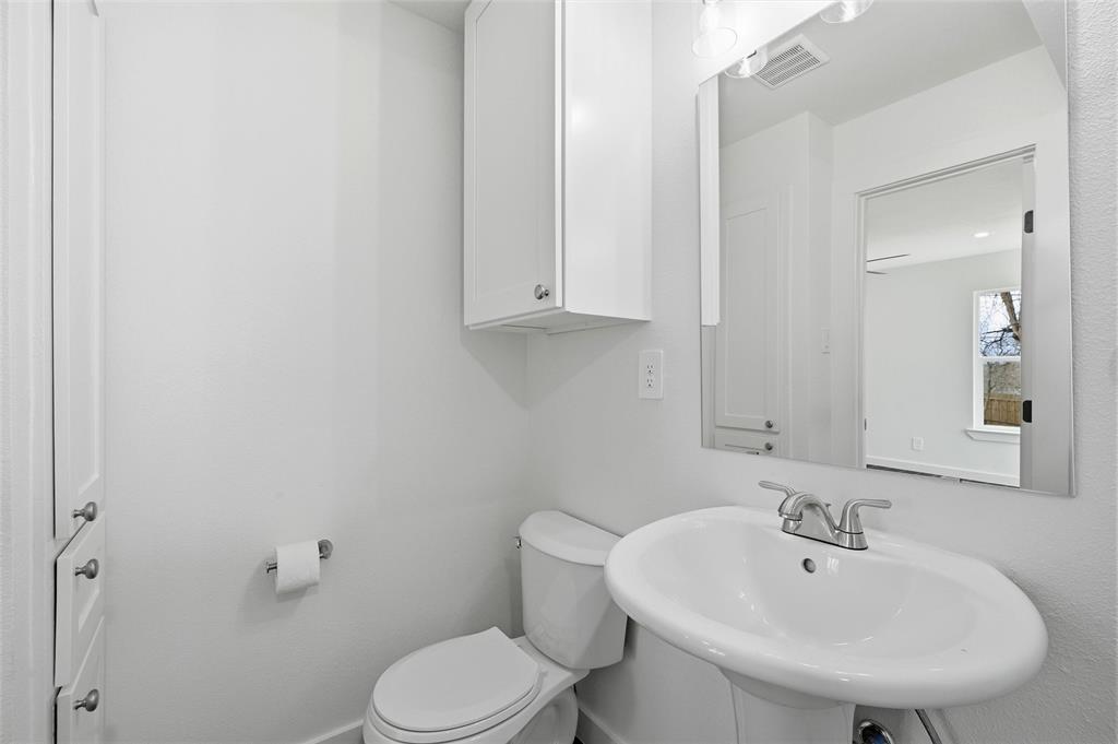 104 N Imperial Drive