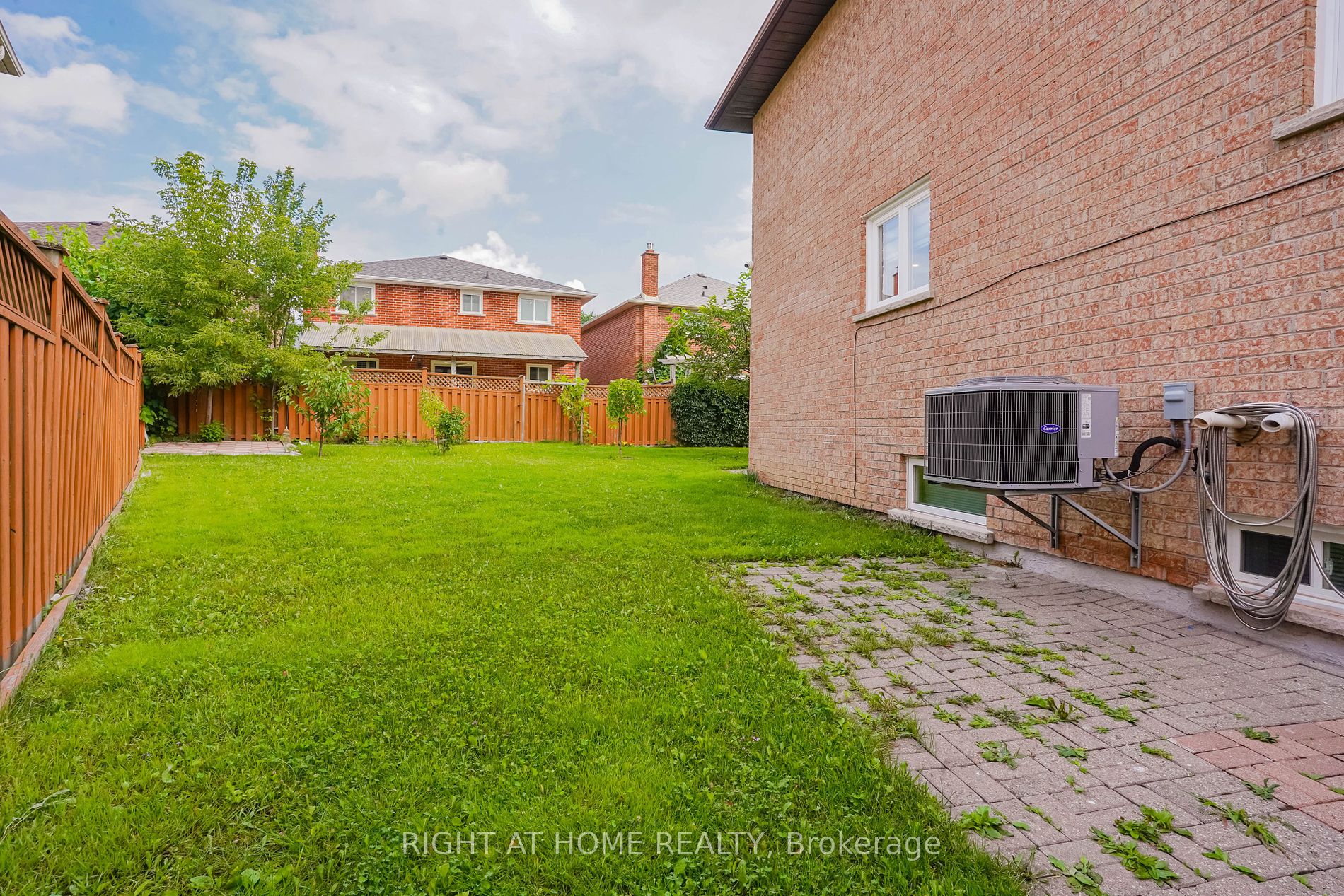 73 Dunbarton Crt