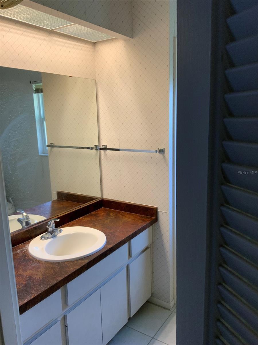 5205 36th Avenue Drive W