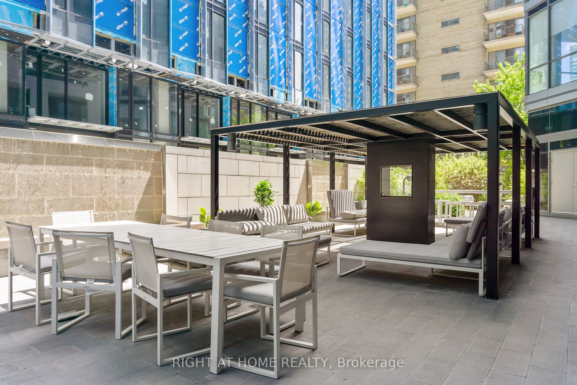 45 E Charles St 501
