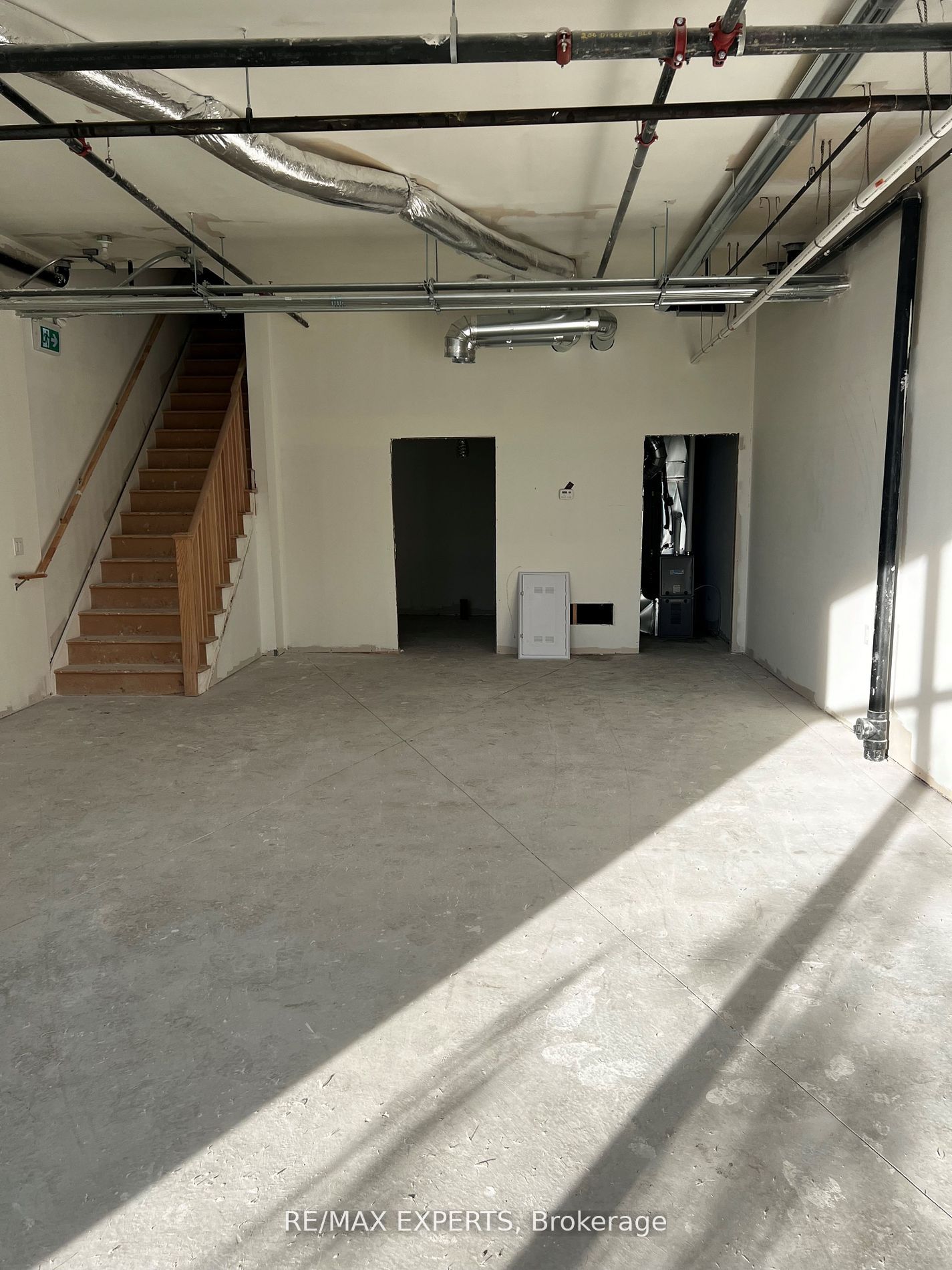 200 Dissette St 5