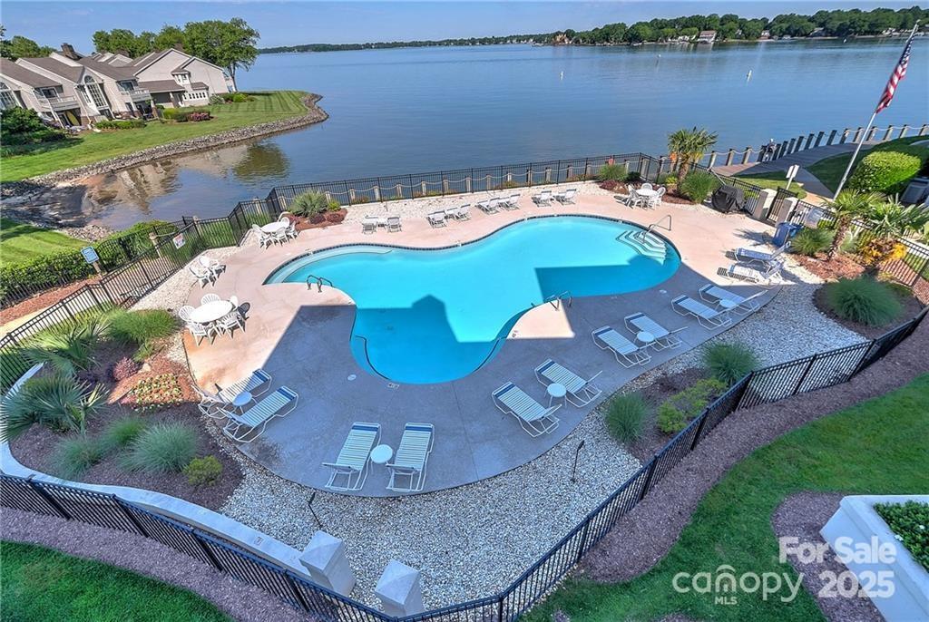18647 Vineyard Point Lane