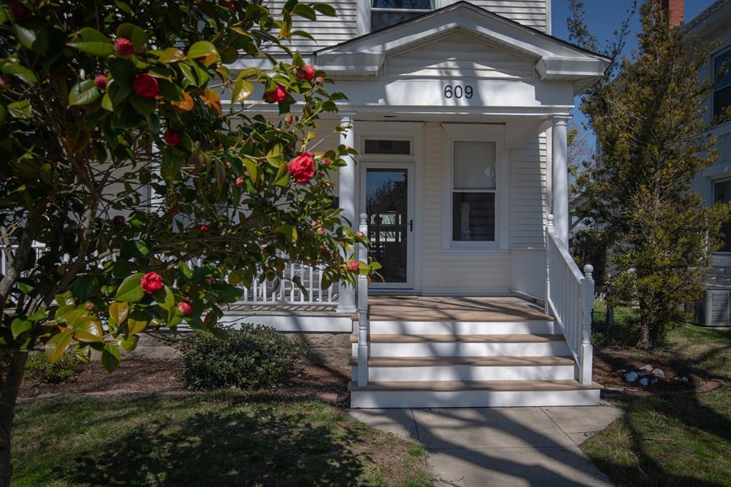 609 Monroe Ave 247