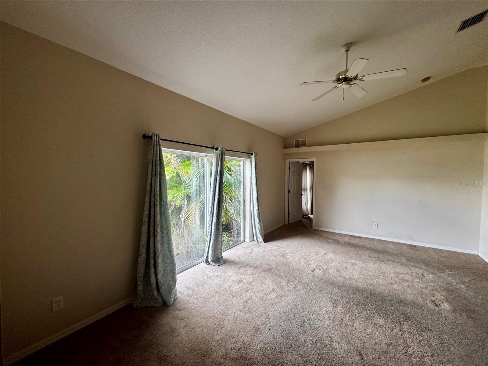 5912 33rd Drive E