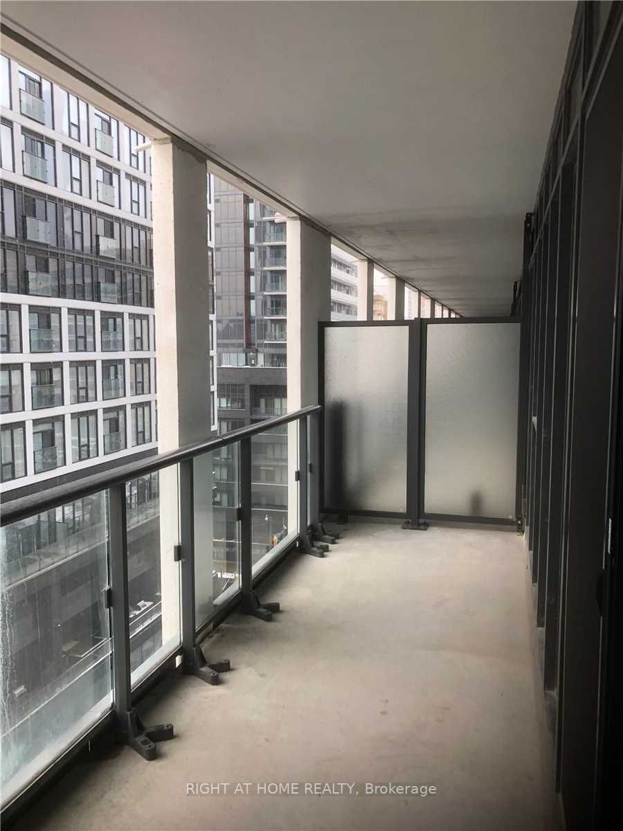 251 Jarvis St 818