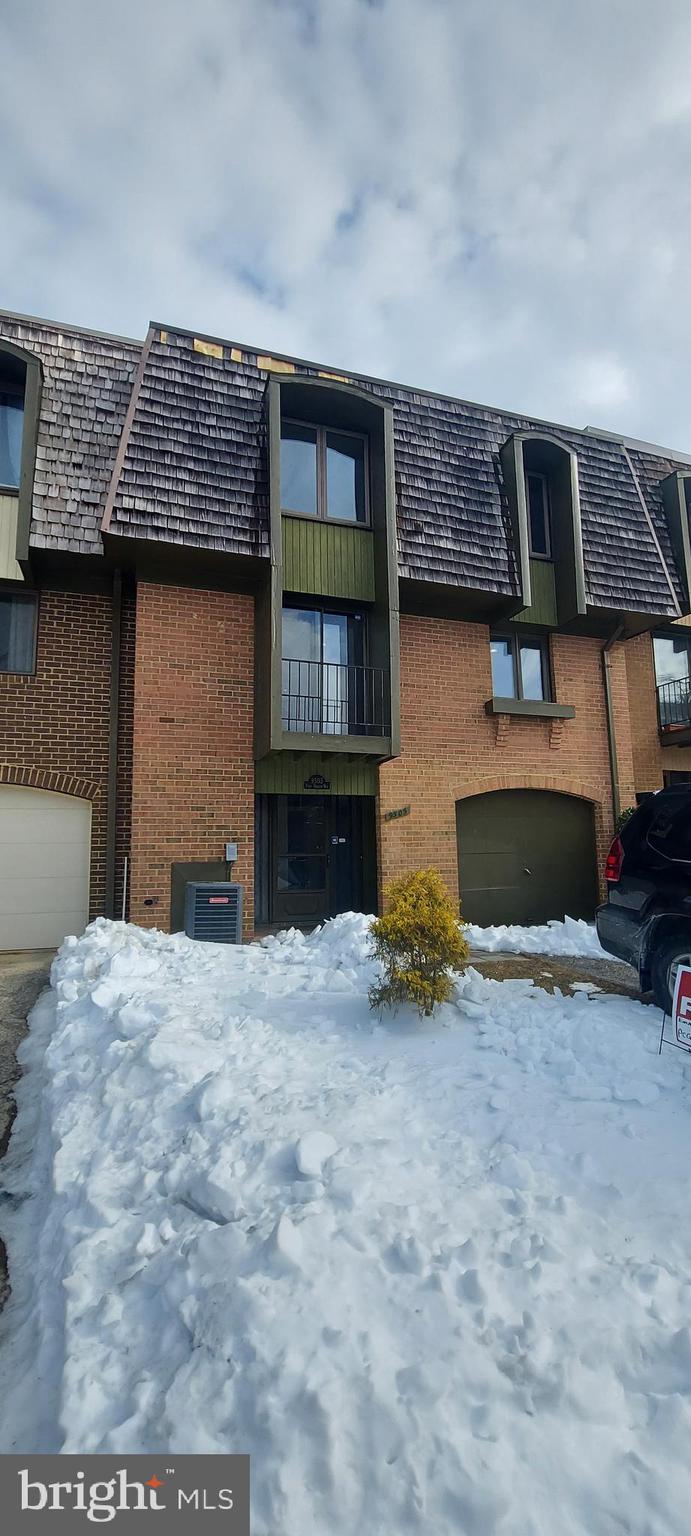 9505 Fern Hollow Way