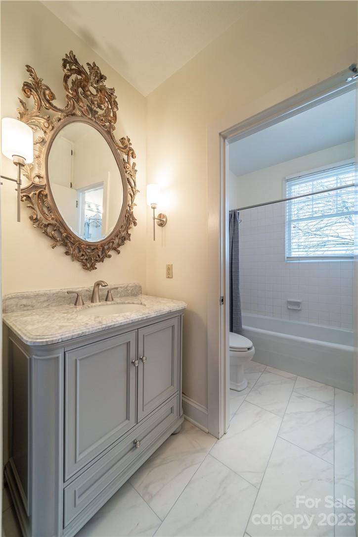 600 West Union Street