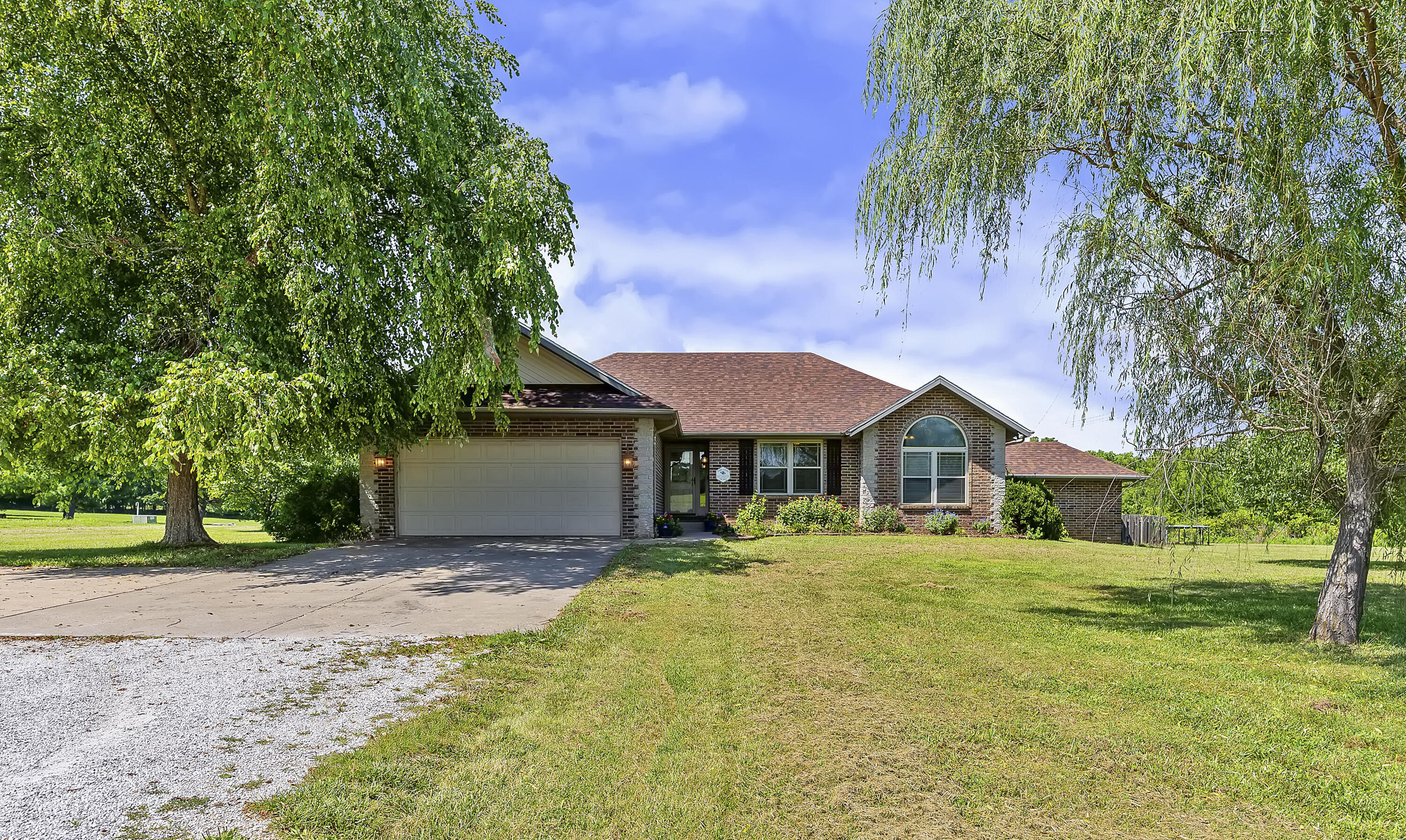 7103 W Farm Road 94