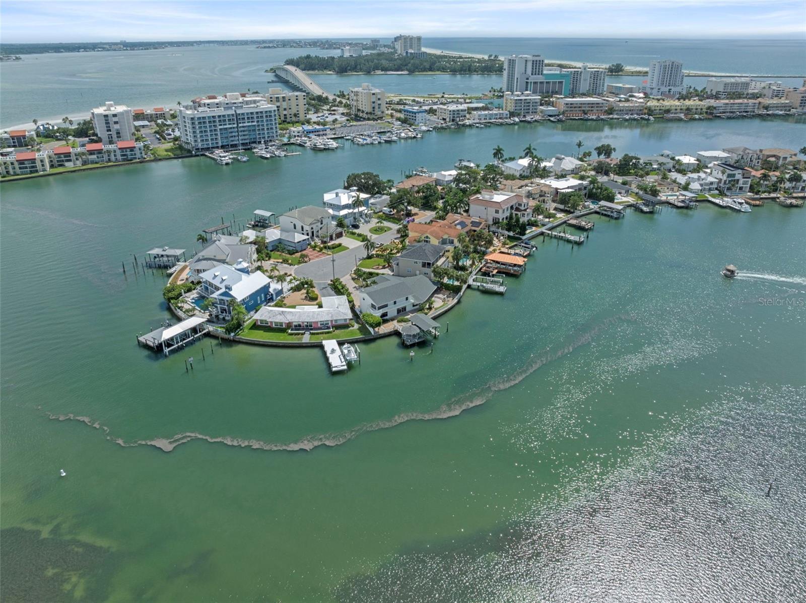 290 Bayside Drive, Clearwater, FL