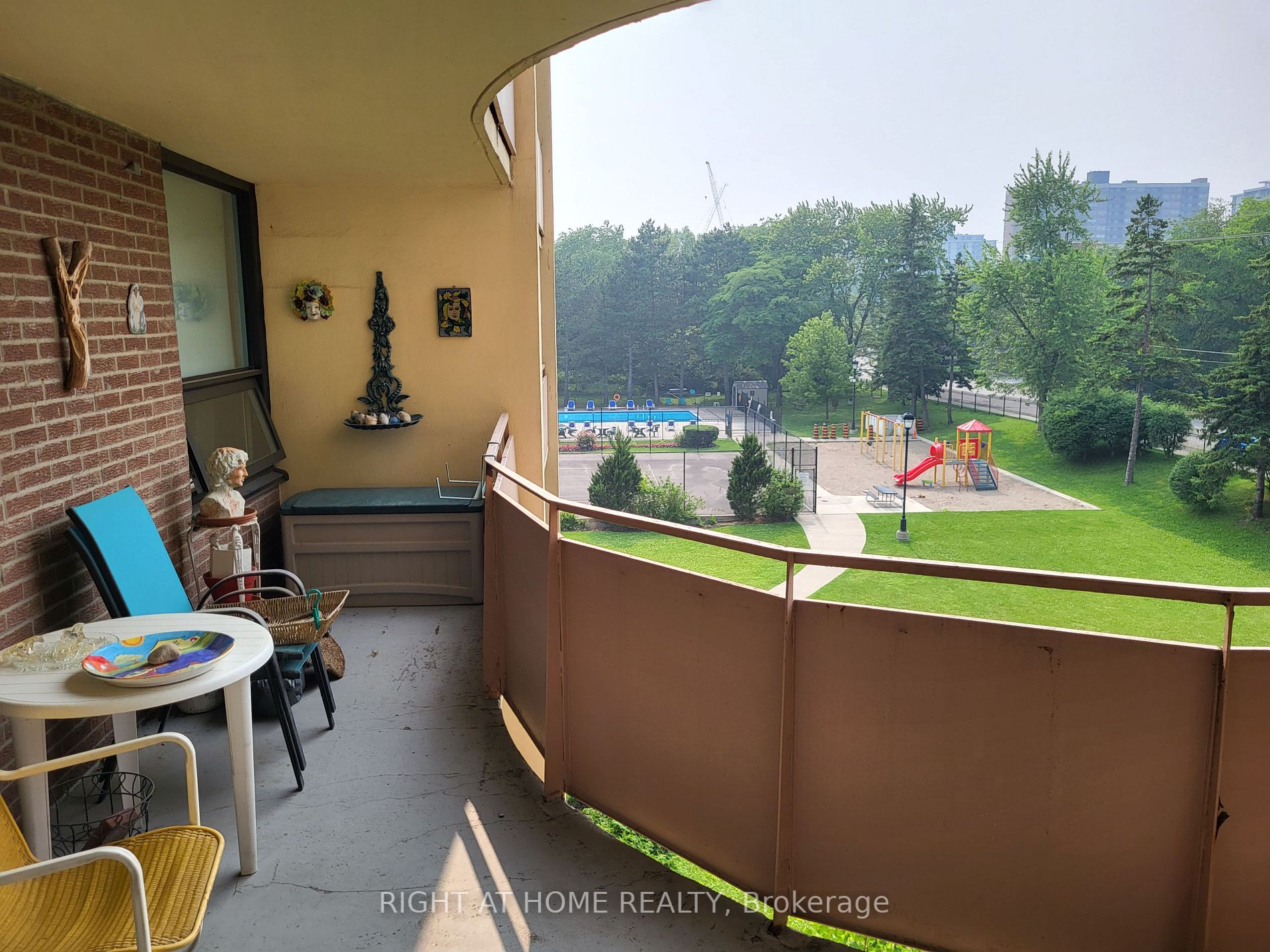 61 Richview Rd Apt#401