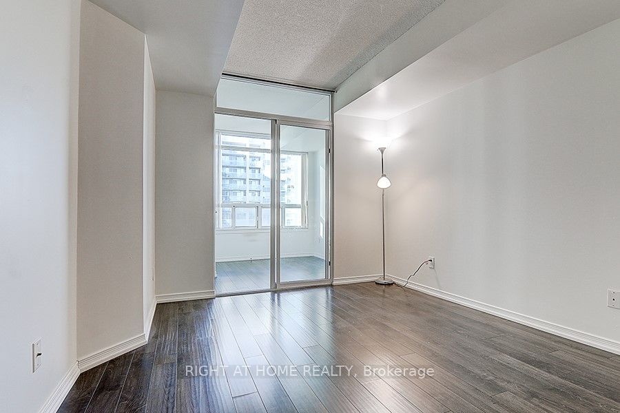 28 Harrison Garden Blvd 2110
