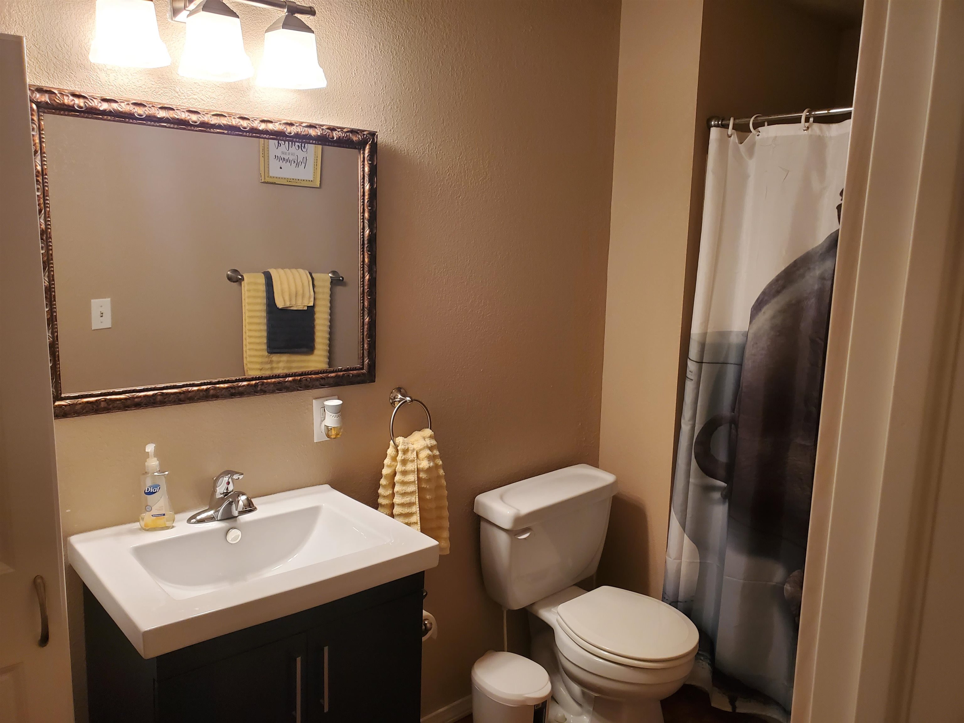 1435 E Berlin