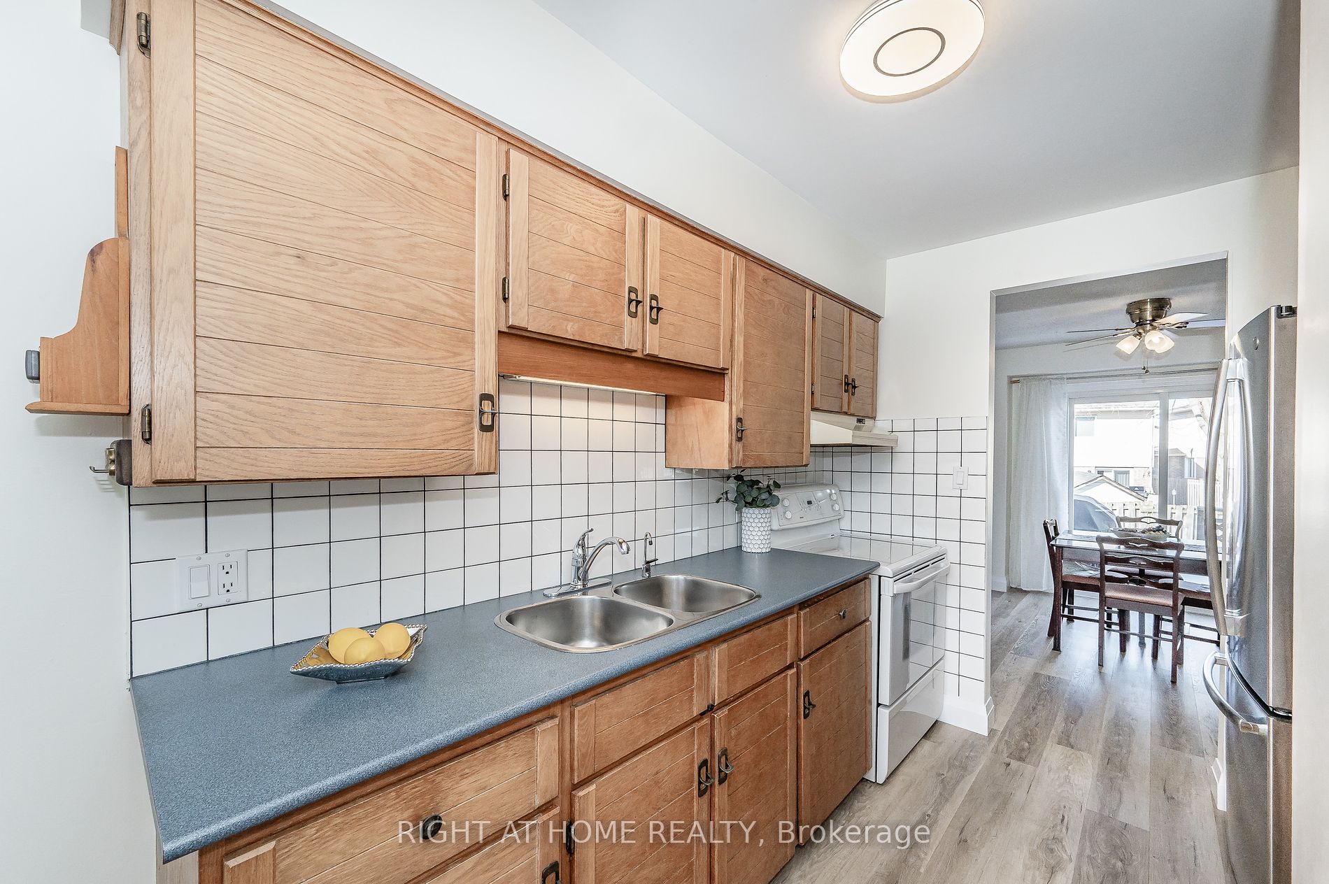 2211 Manchester Dr