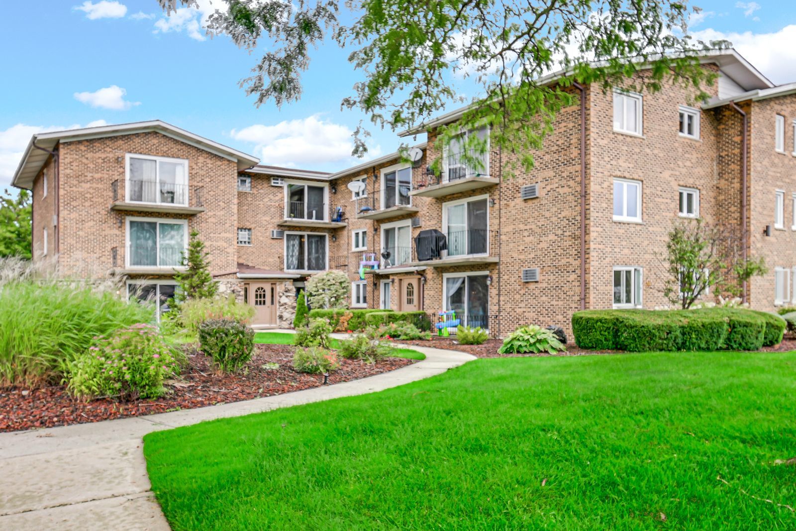 PRIME ORLAND PARK RESIDENTIAL LOCATION HIGHLIGHTS THIS FAMILY SIZED UNIT***1500 SQ FT*** WITH 2 HUGE "HARD TO FIND" BEDROOMS - CHECK OUT THE ROOM SIZES*** (16 x 15) AND (16 x 14)***PRIMARY BEDROOM WITH FULL PRIVATE BATH*** ALL WINDOWS REPLACED WITH VINYL CLAD THERMOPANE***ALL NEW CARPETING THROUGHOUT***NATURAL LIGHT ON 3 SIDES - DRAPES STAY***EXPANDED FLOOR PLAN INCLUDES EXTRA HALL CLOSET IN ADDITION TO LINEN AND FRONT GUEST CLOSET ***EXCEPTIONAL 2ND BEDROOM FOR FAMILY, GUESTS, OFFICE, DEN*** EXTRA DESIGNATED STORAGE ON 1ST FLOOR OF BUILDING***IN UNIT LAUNDRY***EAT IN KITCHEN WITH APPLIANCES INCLUDED***PLUS DINING RM***DESIRABLE 2ND FLOOR IN FLEXICORE BUILDING WITH PRIVATE BALCONY*** EASY ACCESS TO ORLAND WALKING PATH, SHOPPING, SCHOOLS, RESTAURANTS, PARK FACILITIES, COMMUTER TRAIN****PLEASE NOTE: HEAT AND WATER INCLUDED IN MONTHLY ASSESSMENT****SPECIAL FINANCING AVAILABLE FOR THIS PARTICULAR CENSUS TRAC IN ORLAND PARK WITH LOWER INTEREST PROGRAM***CALL FOR DETAILS***LOOKING FOR NEW OWNER!!!