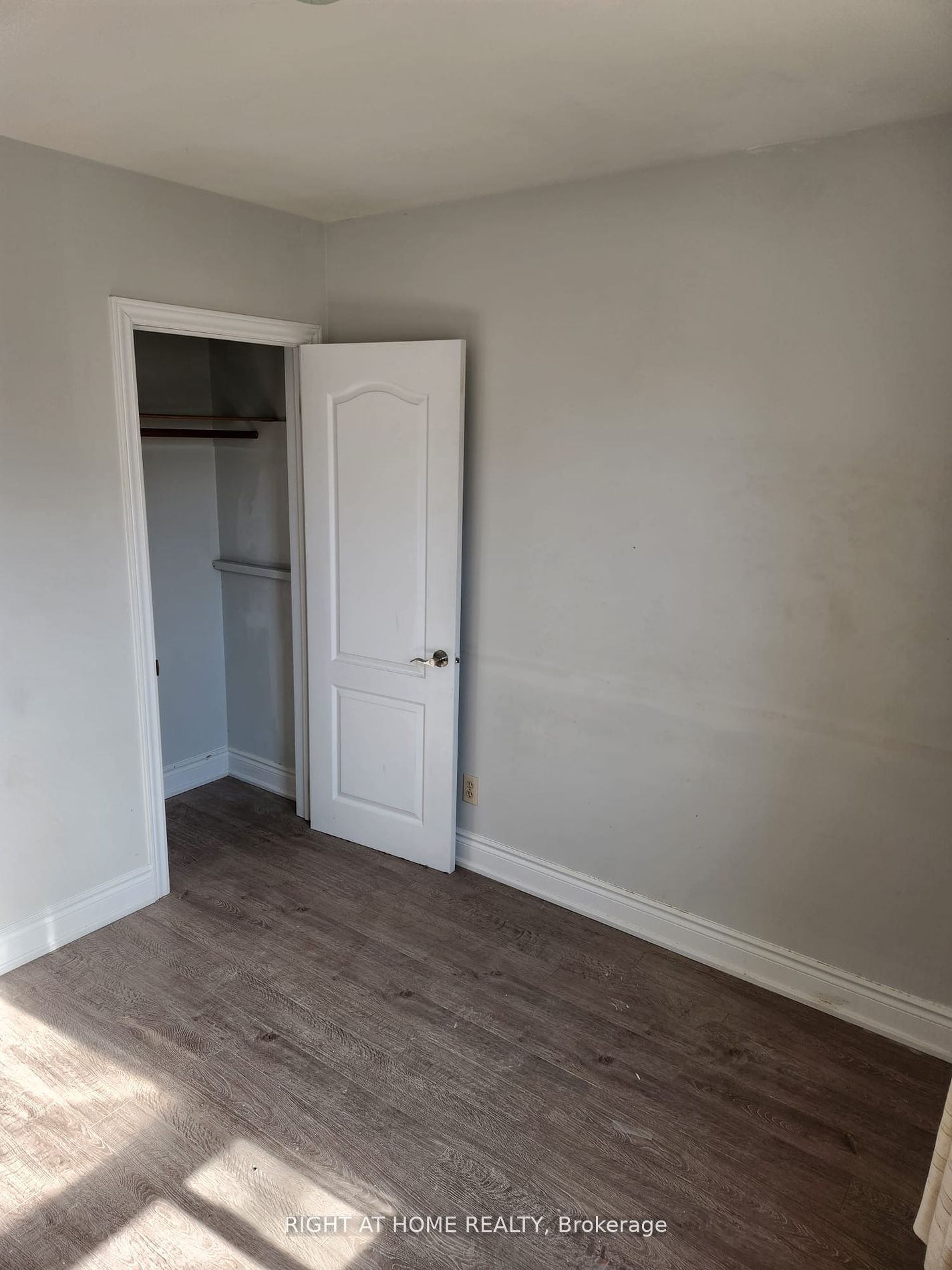 4 Stanley Crt (Upper)