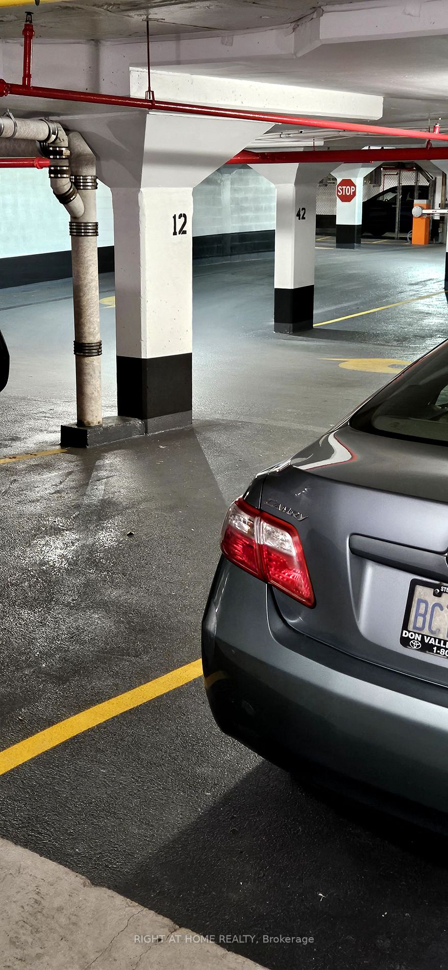 61 Town Centre Crt Th67