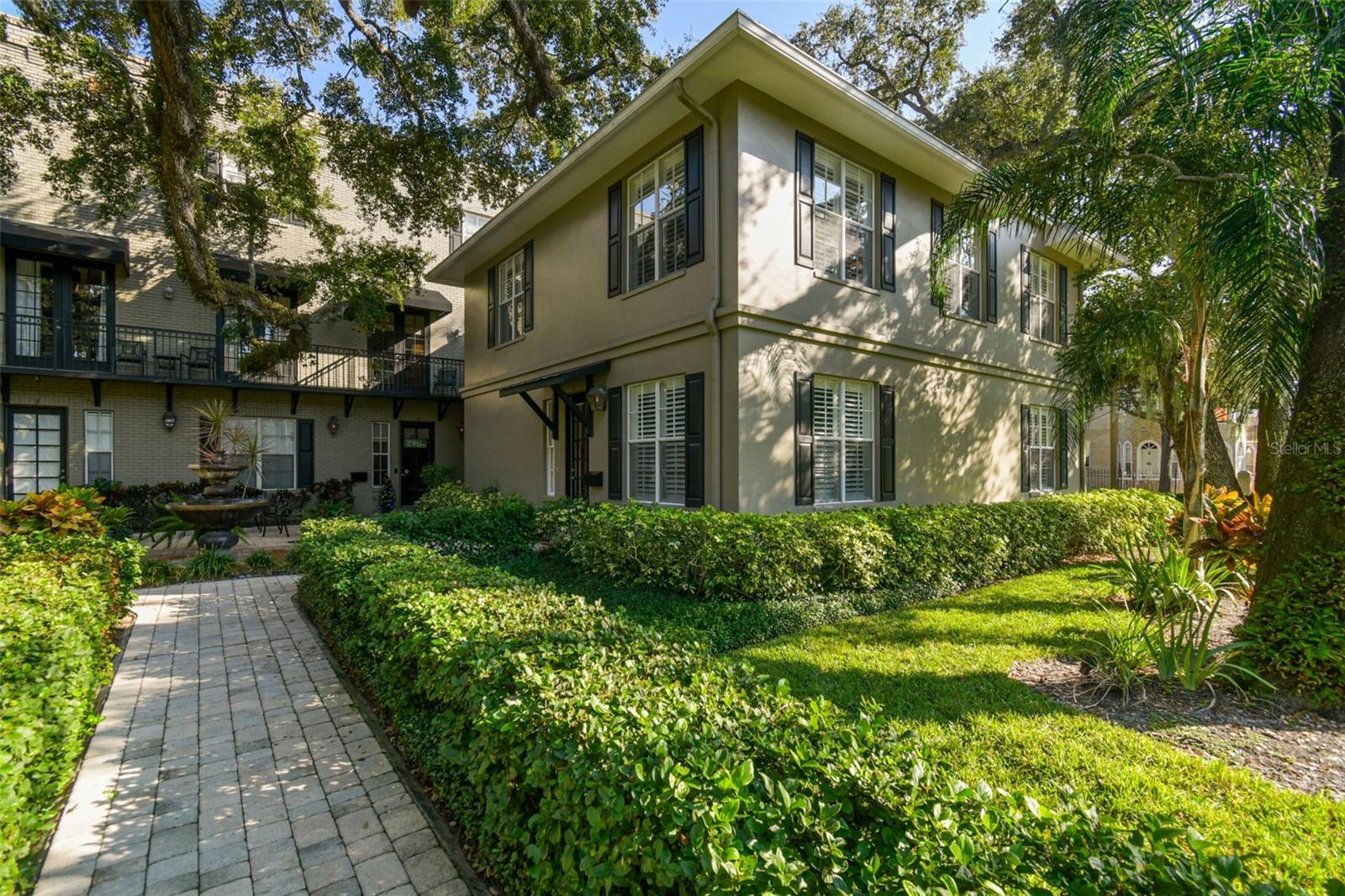 1008 S Moody Avenue 6