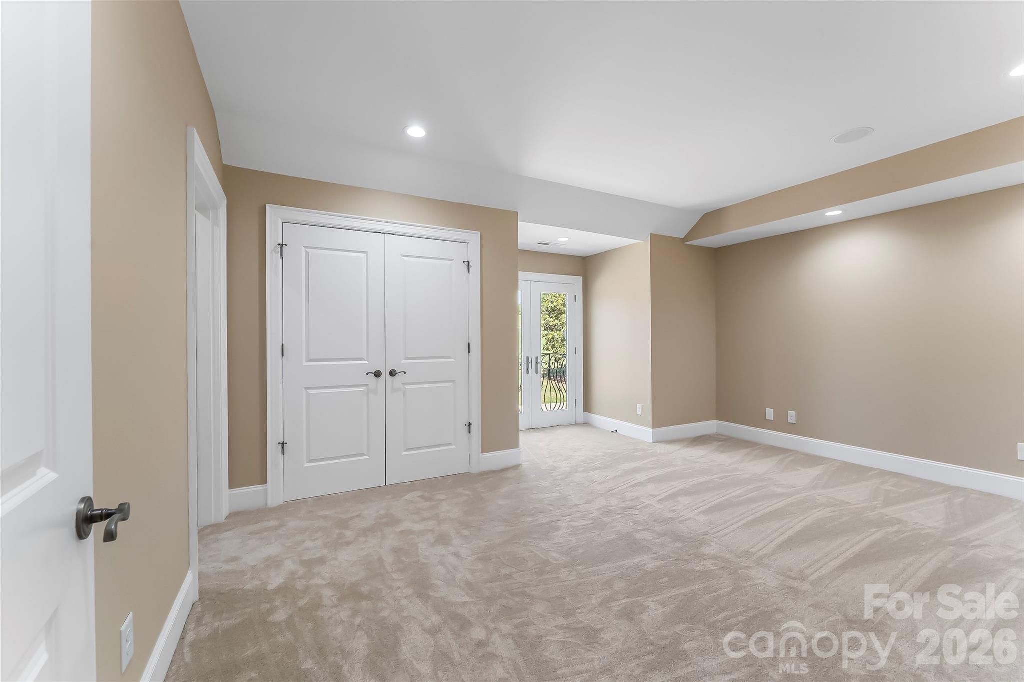 1090 Pearidge Road