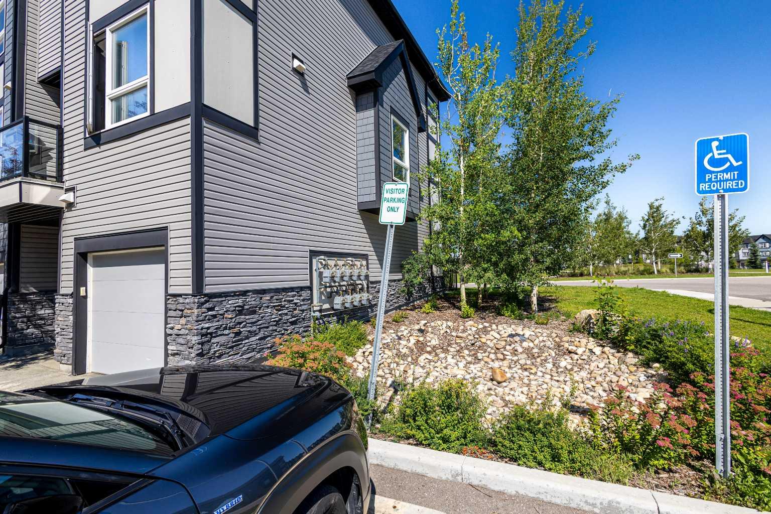 11 Evanscrest Mews NW 208