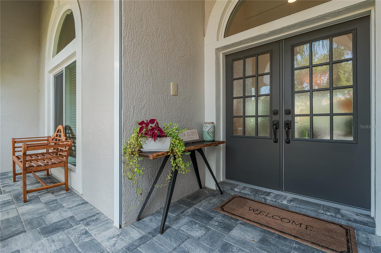 11806 Oak Ridge Drive