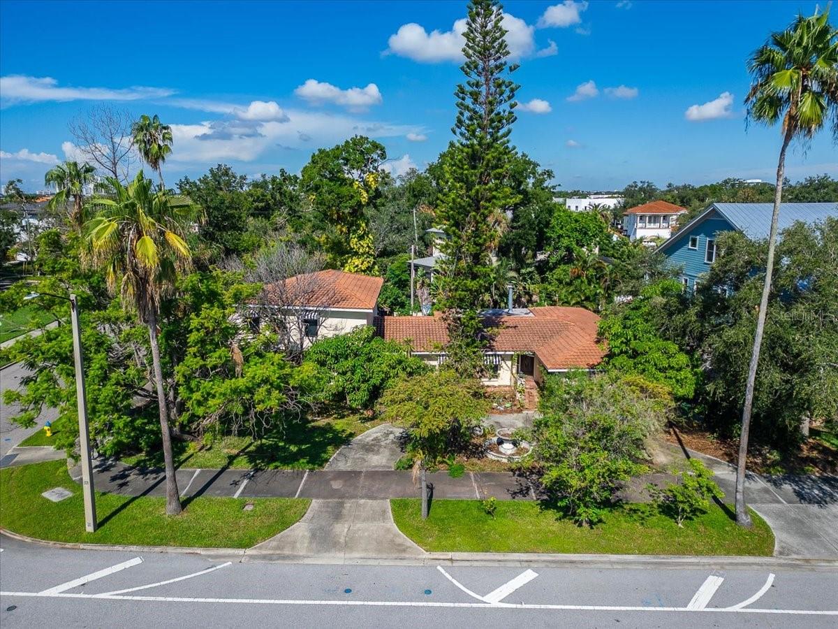 114 W Davis Boulevard