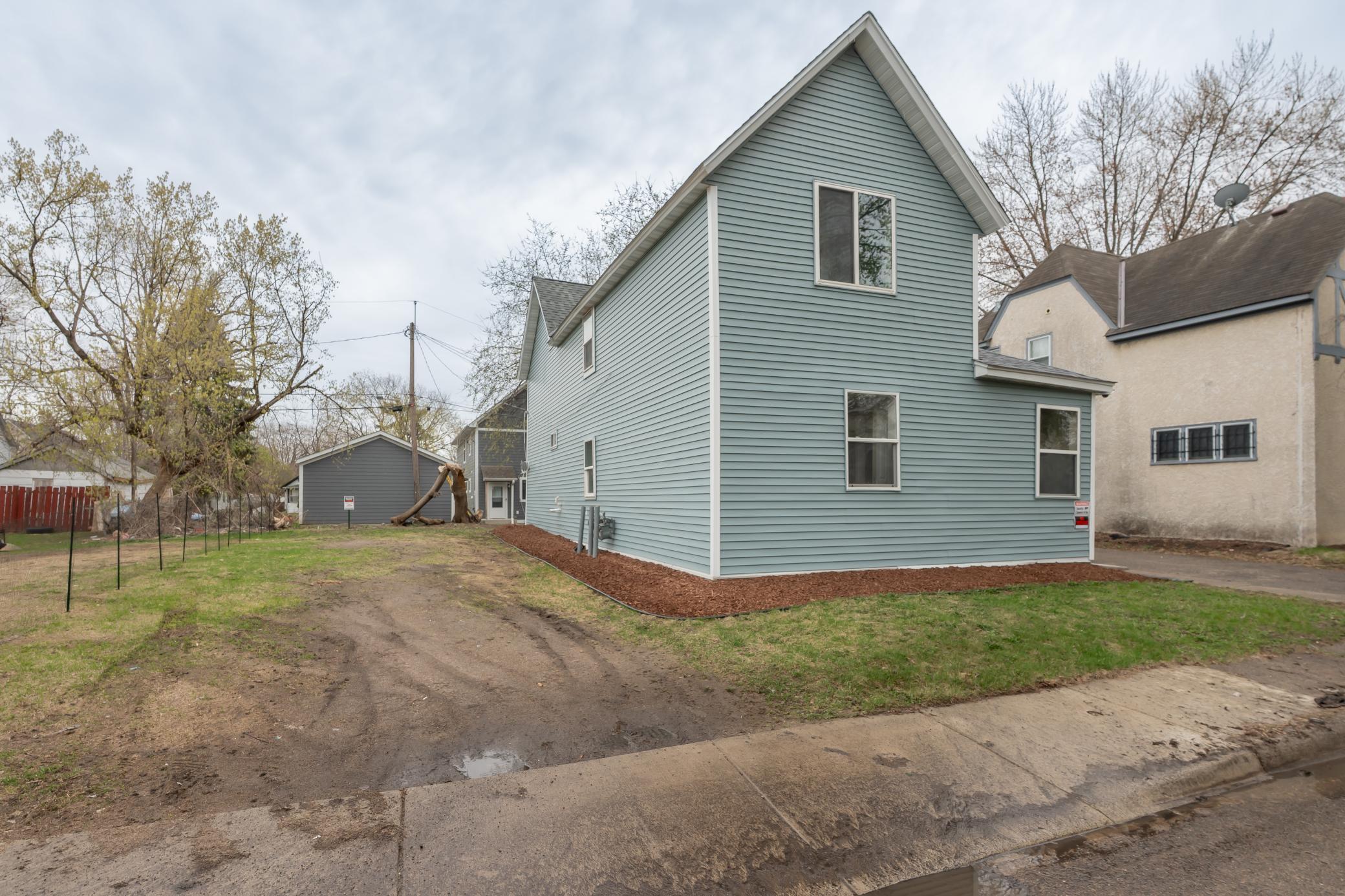 Fantastic investment or owner-occupant opportunity in North Minneapolis! This up/down duplex features a spacious 3-bed, 1 bath unit and a 2-bed, 1 bath unit. Both move-in ready. Each unit offers generous living space, updated finishes, and separate entrances. Ideal for rental income or multi-generational living. Conveniently located near parks, schools. Don’t miss out on this versatile and ready-to-go property!
Buyers and agents to verify measurements.
