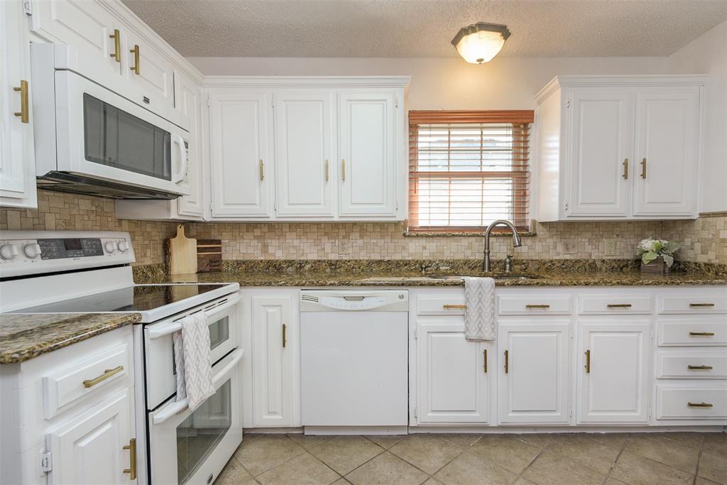 1110 Shady Oak Trail