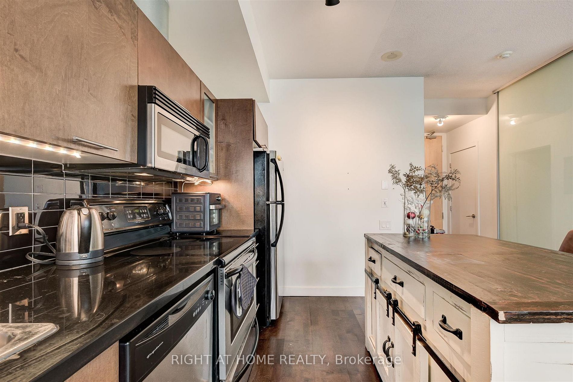 33 Mill St 1709