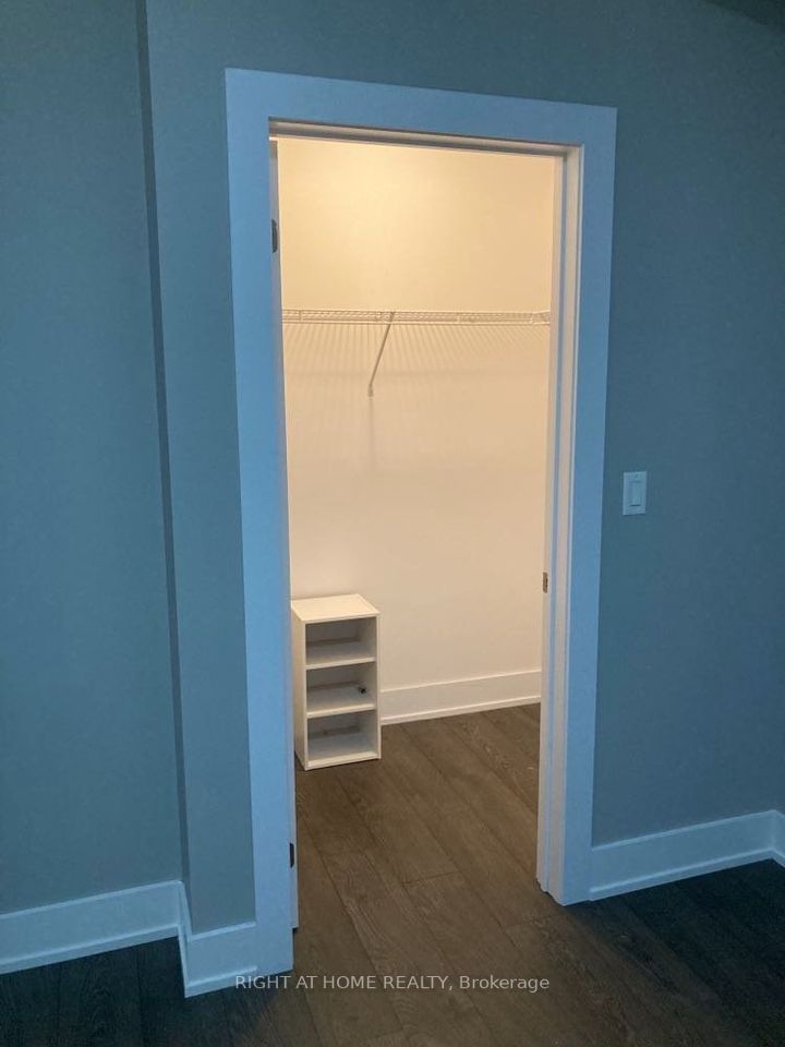 2490 Old Bronte Rd 721