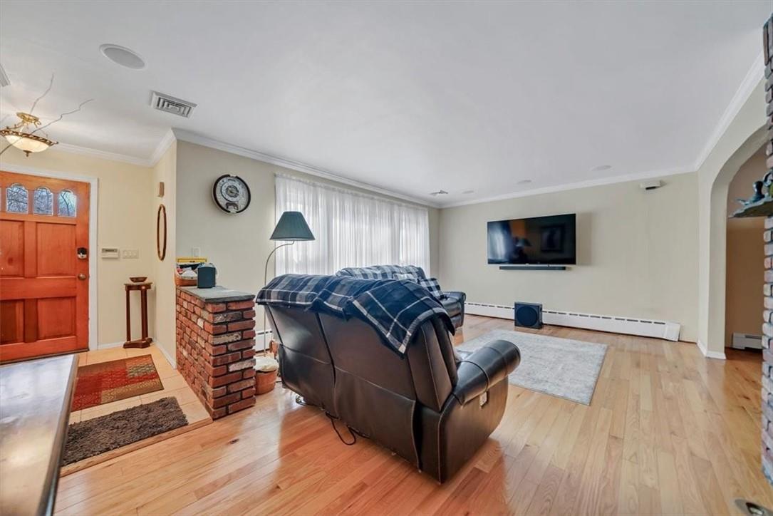 2937 Albany Post Road