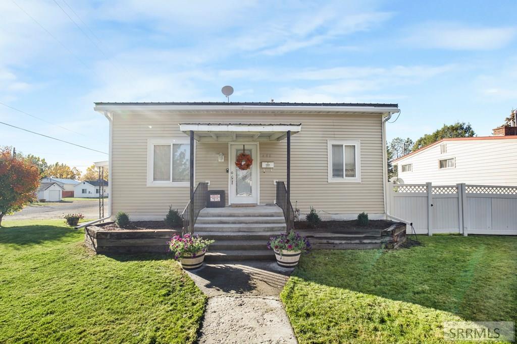 406 W 2nd N