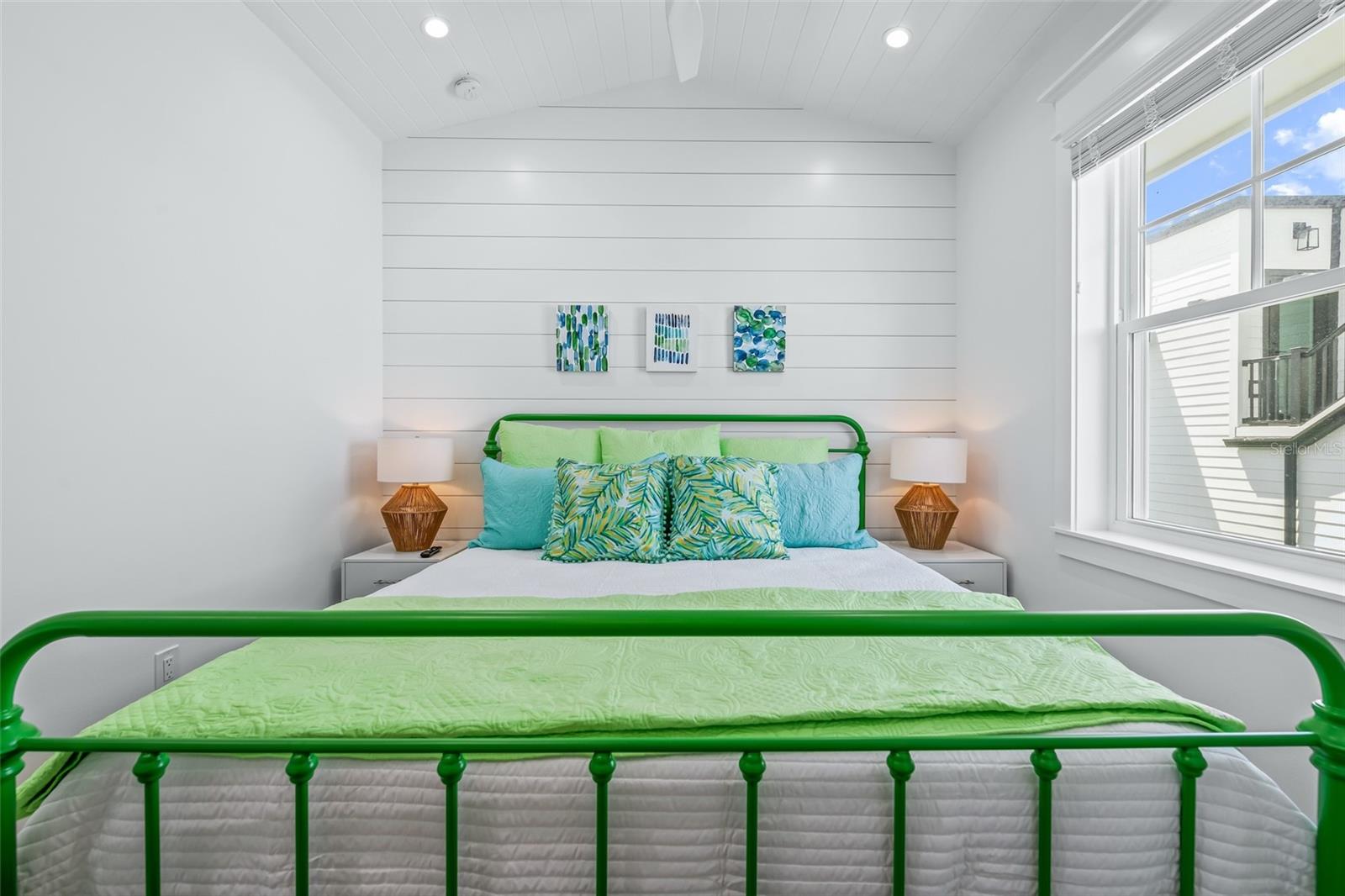 201 Bay Drive N