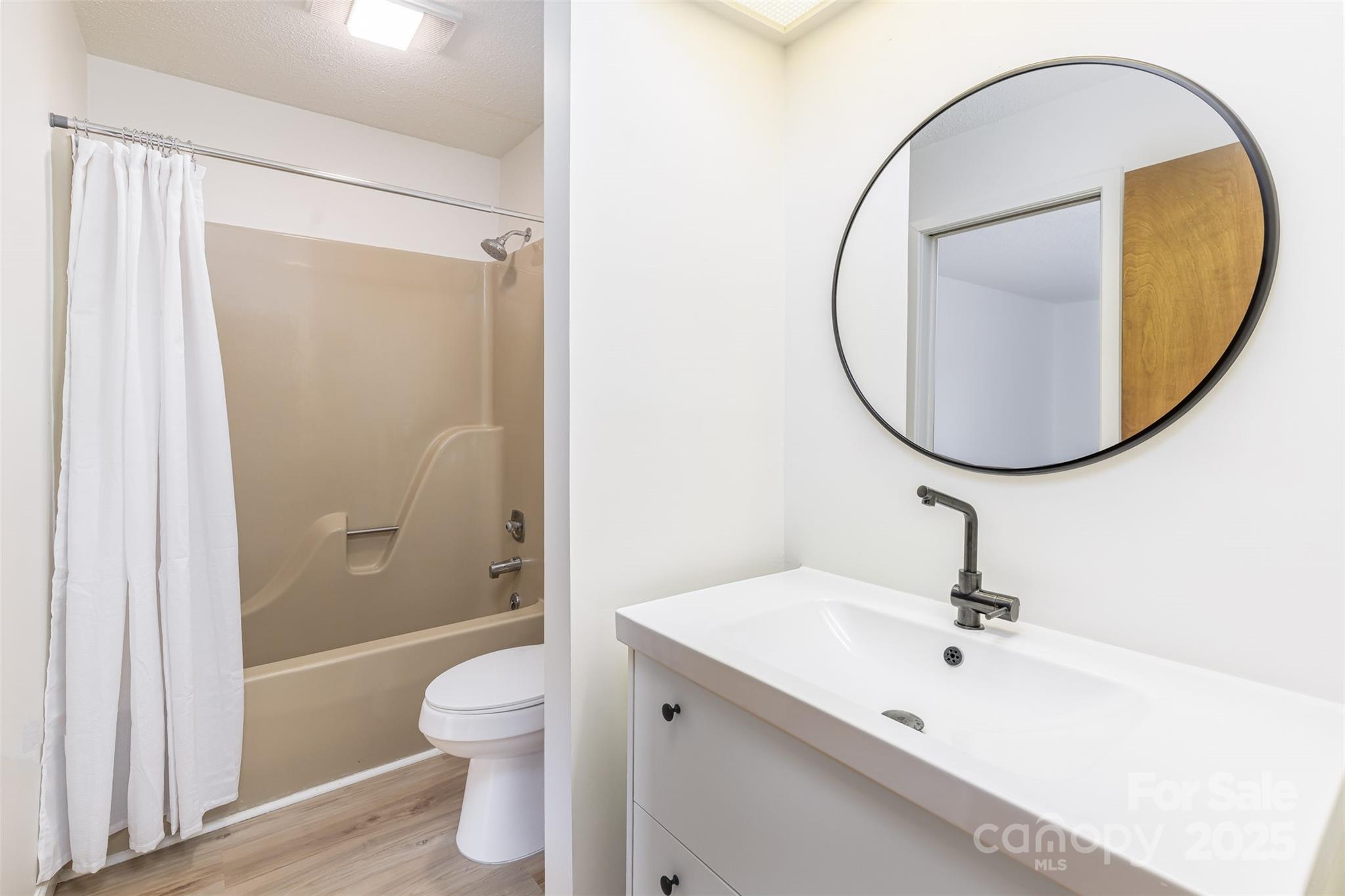 182 W Lake Drive S 1401