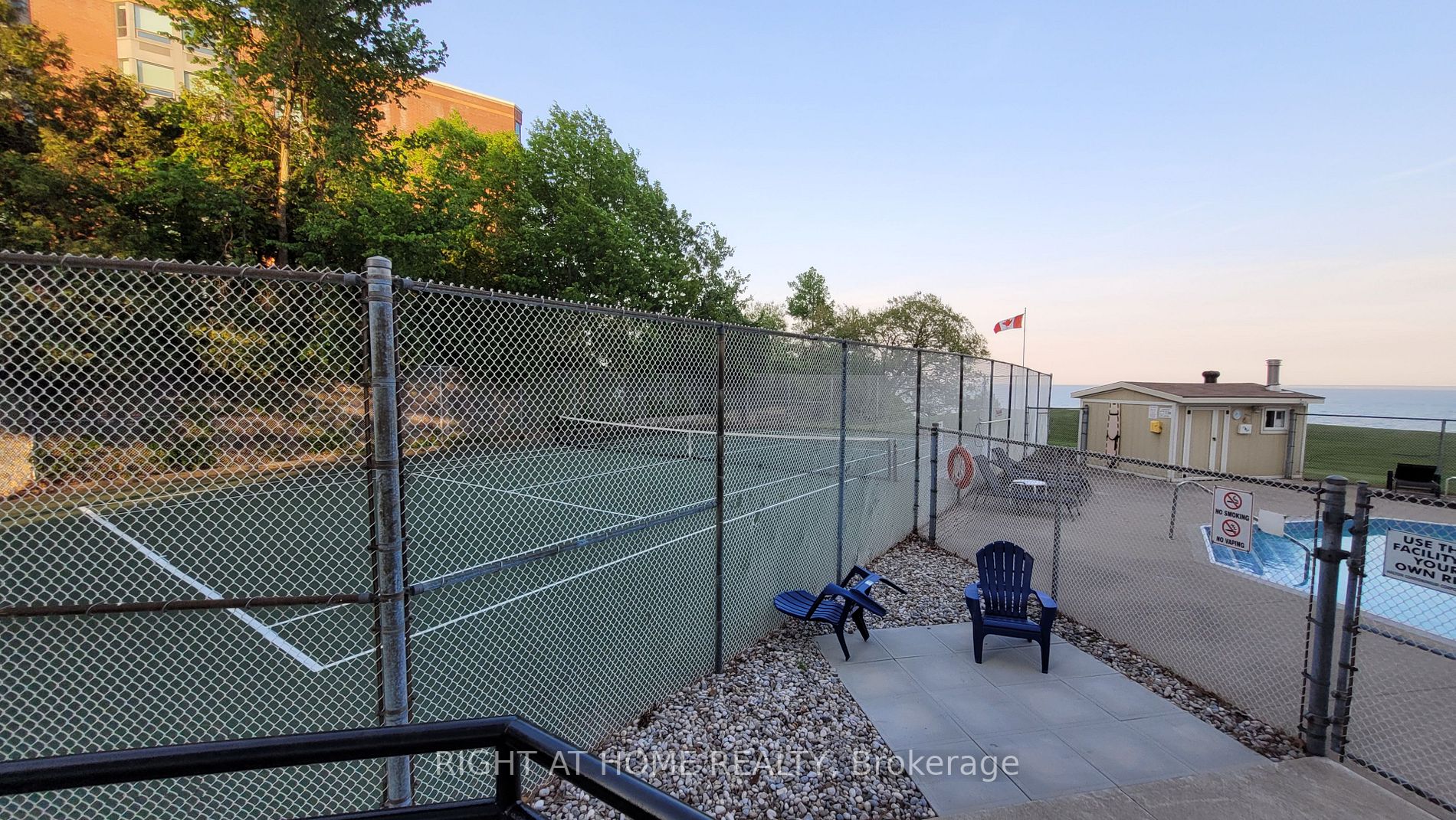 5280 Lakeshore Rd 207