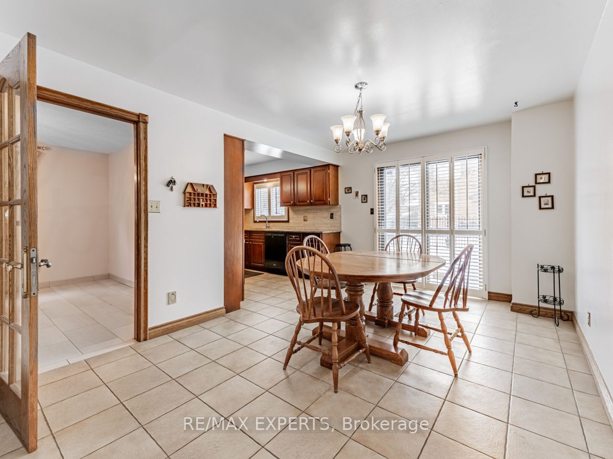 12 Arrowhead Dr