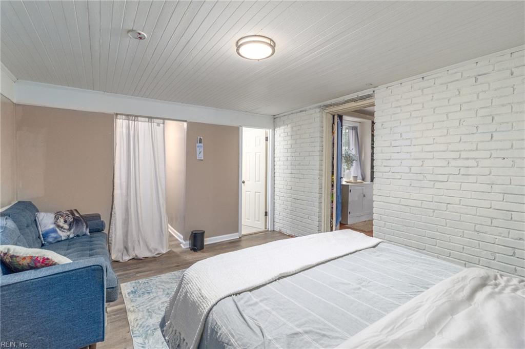 937 Dogwood Terrace