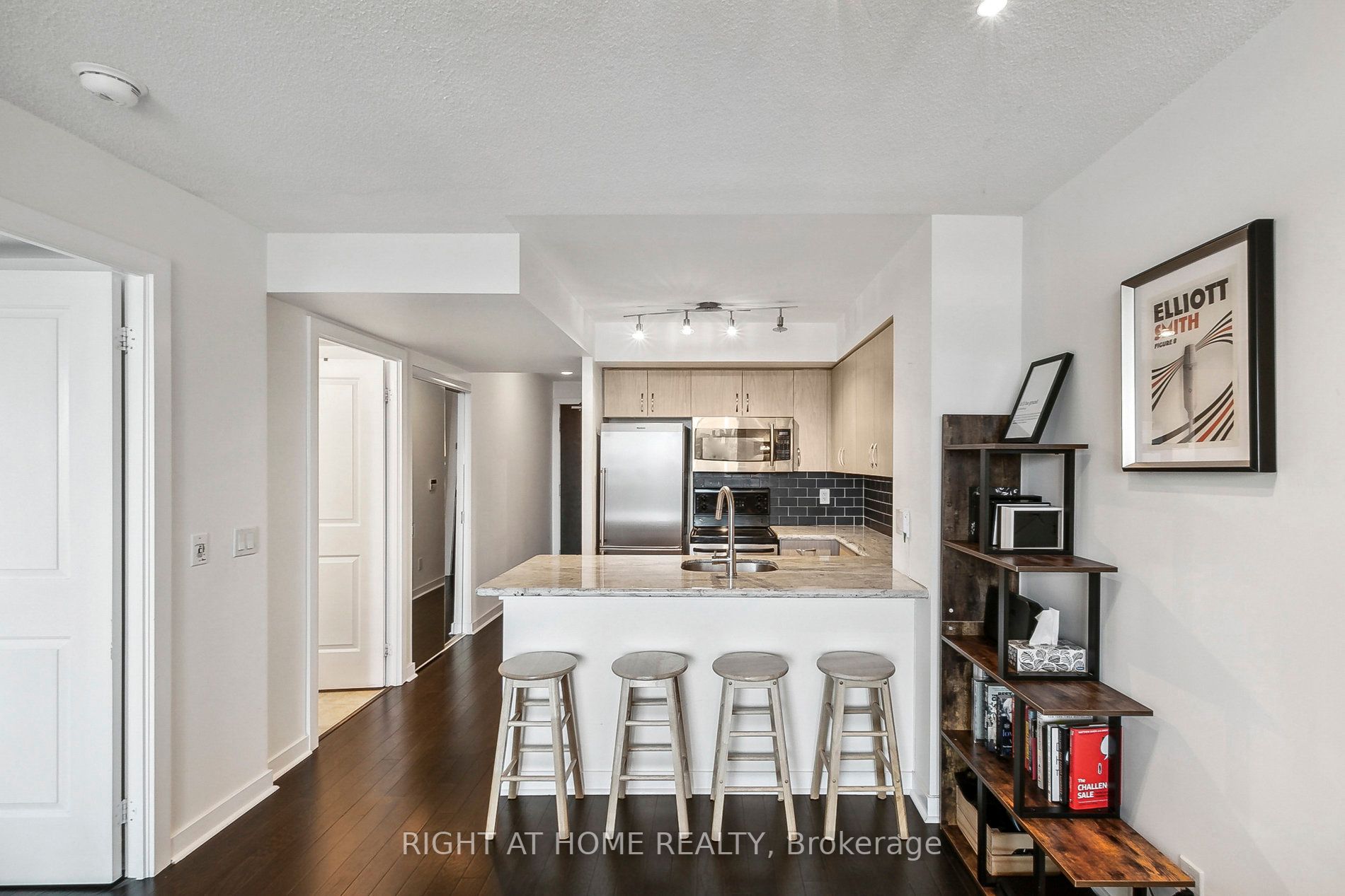 50 Lynn Williams St 1506