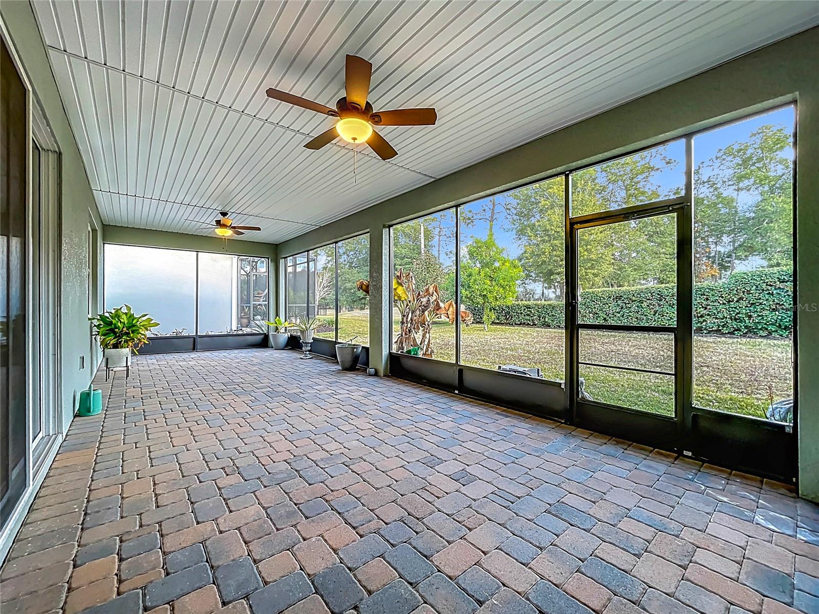 295 Northcote Court