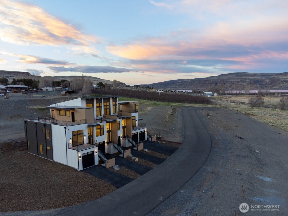 20 Chinook Drive