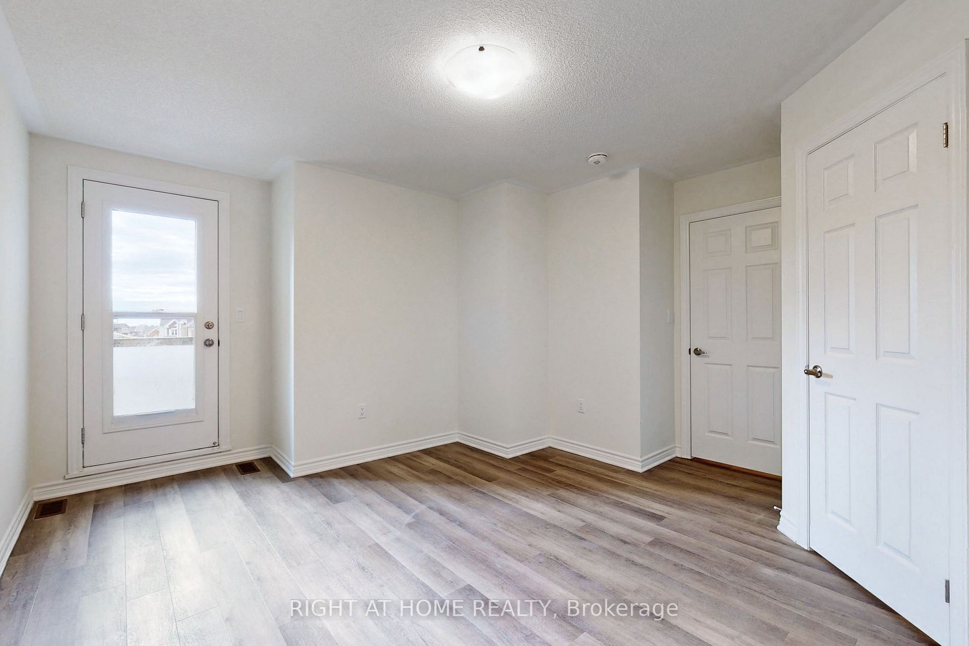 1034 Reflection Pl 207