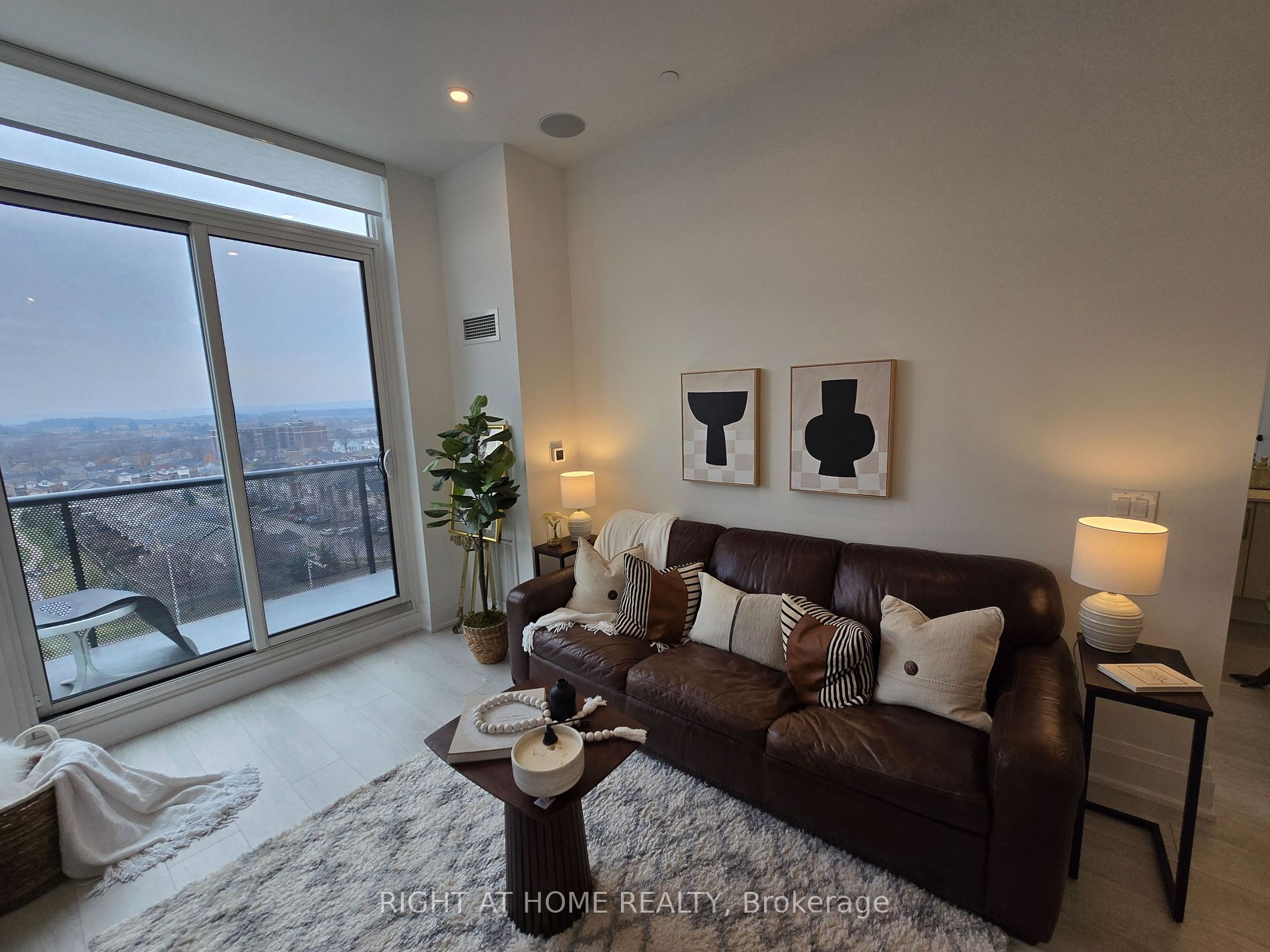 2450 Old Bronte Rd 833