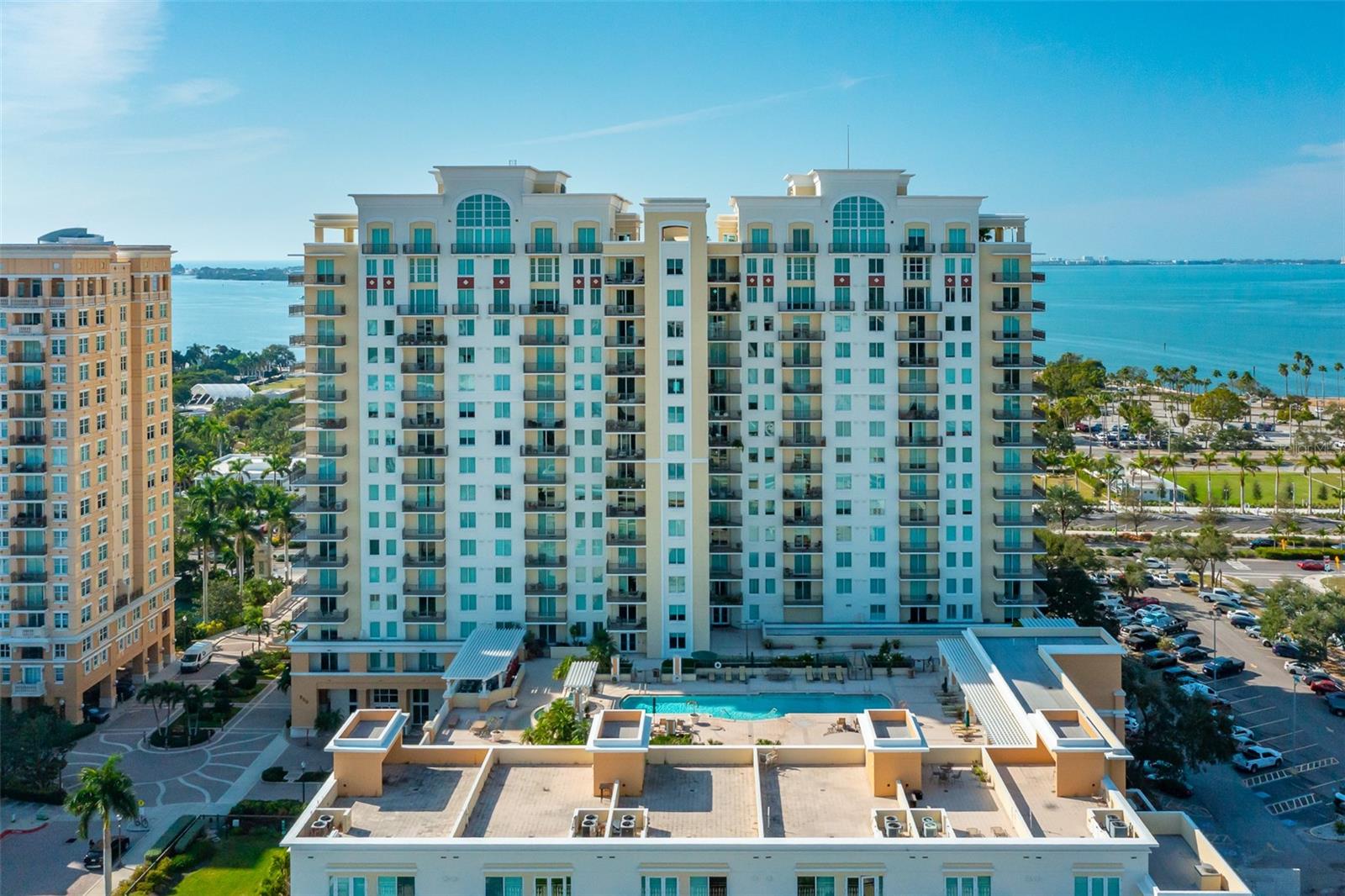 800 N Tamiami Trail 815